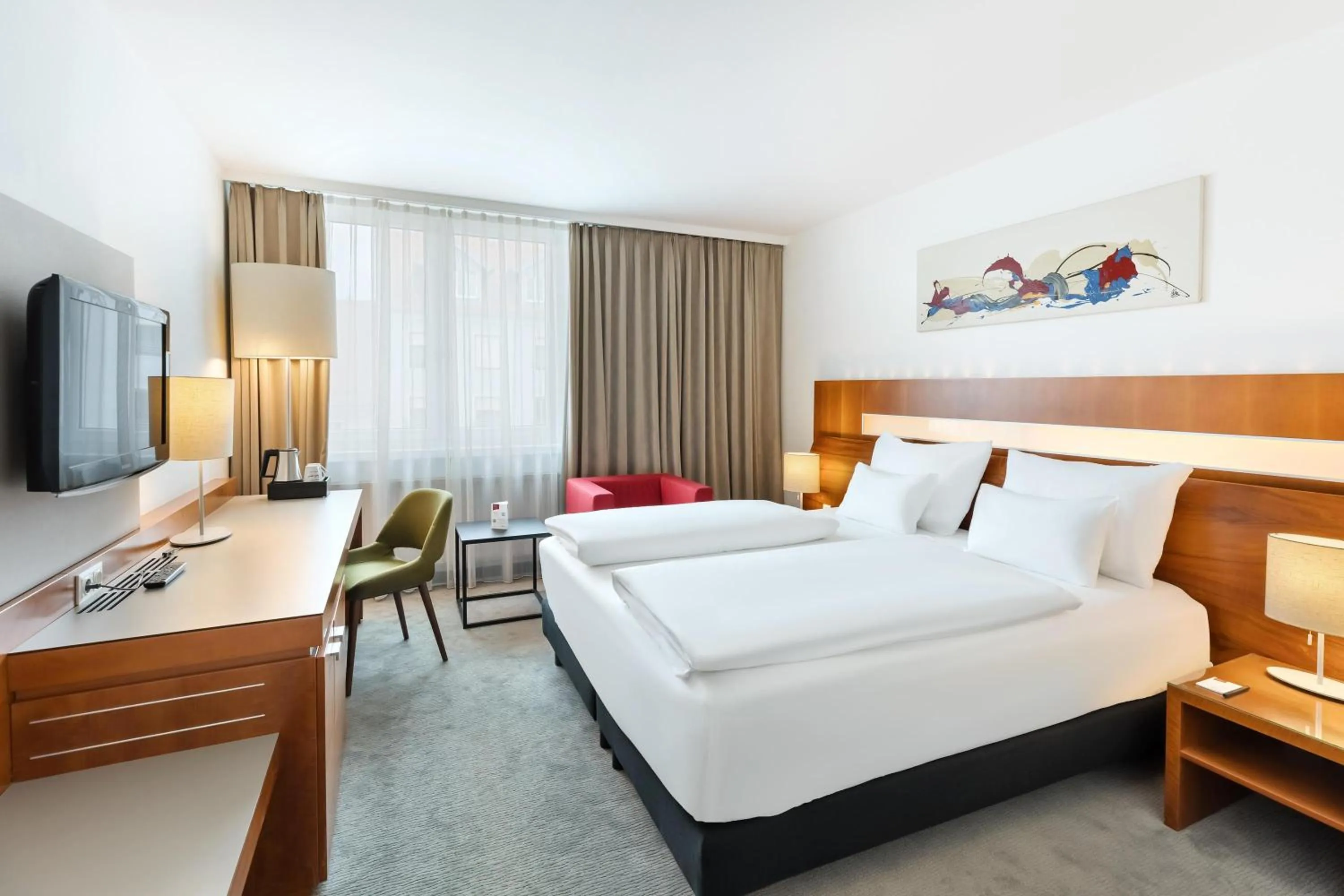 Photo of the whole room, Bed in Austria Trend Hotel Europa Graz Hauptbahnhof