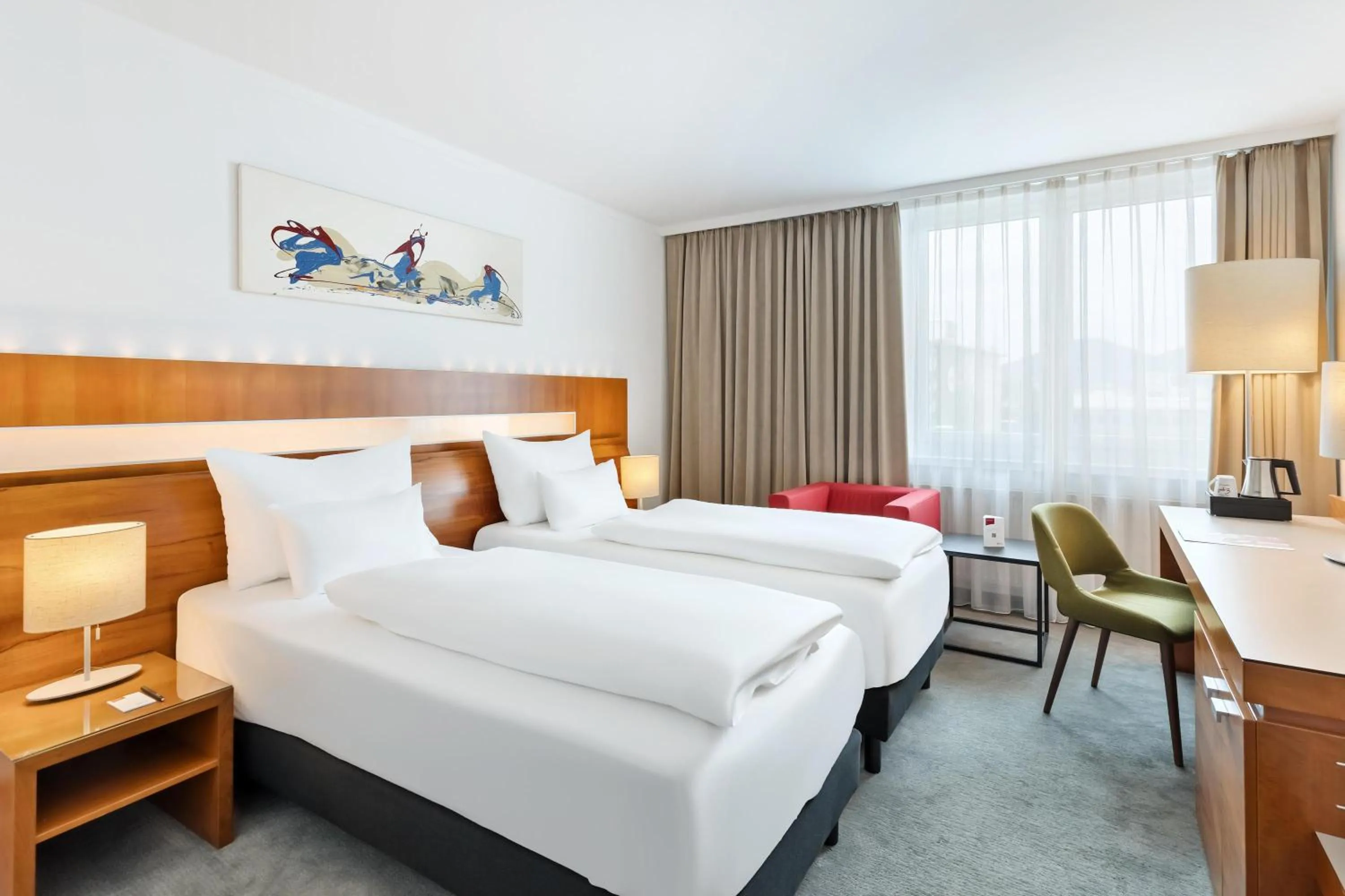 Photo of the whole room, Bed in Austria Trend Hotel Europa Graz Hauptbahnhof