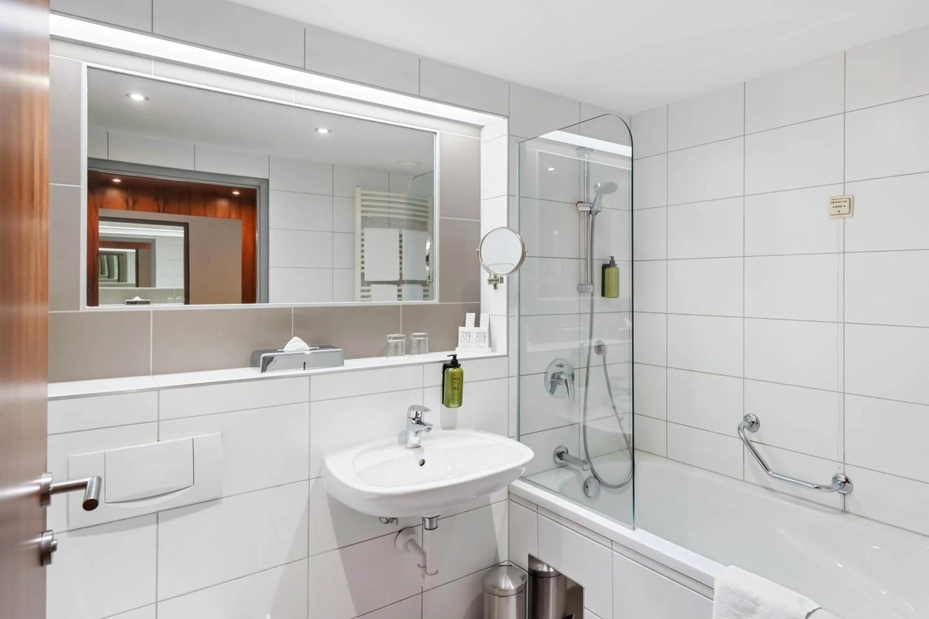 Bathroom in Austria Trend Hotel Europa Graz Hauptbahnhof