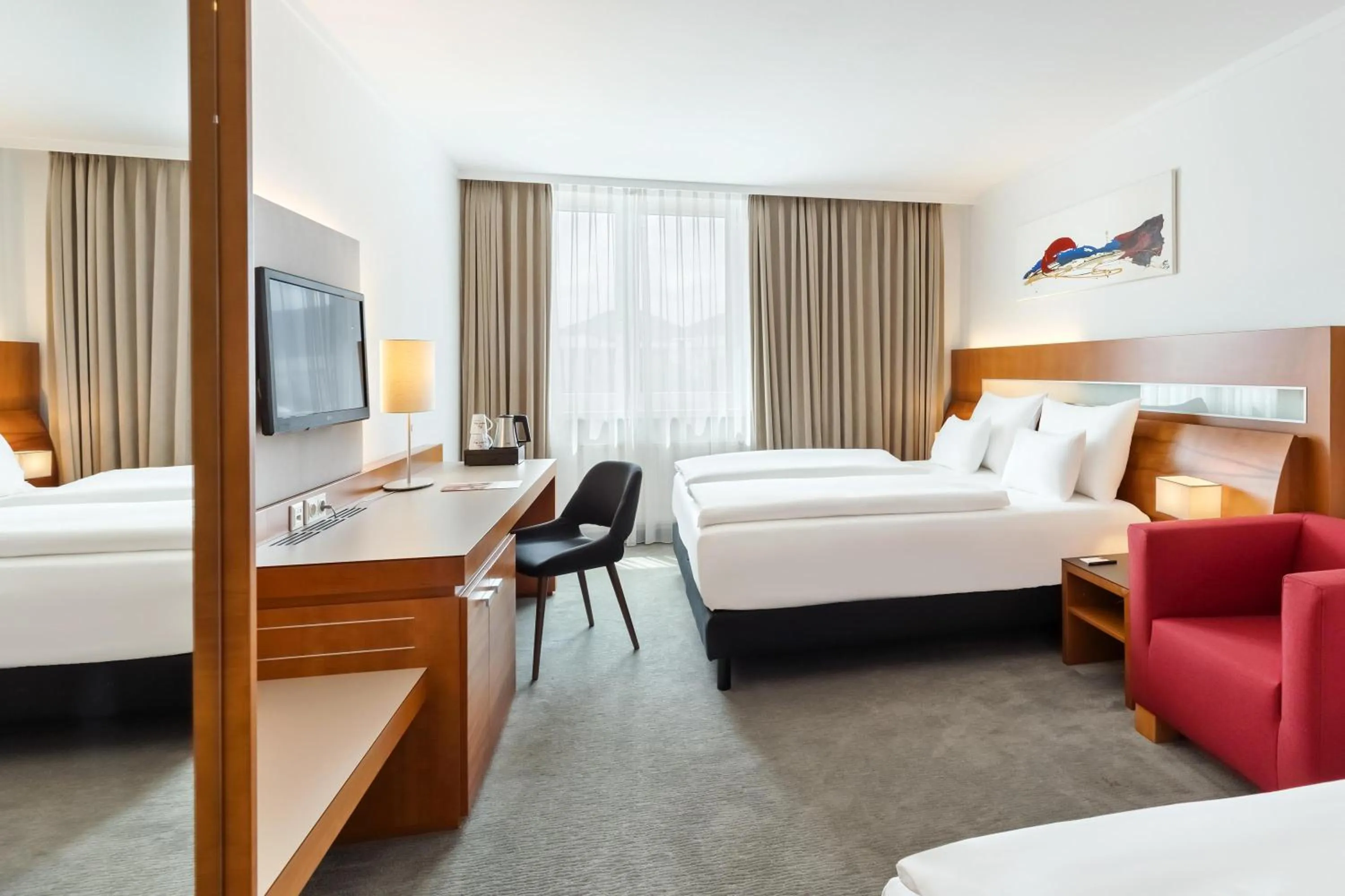 Photo of the whole room, Bed in Austria Trend Hotel Europa Graz Hauptbahnhof