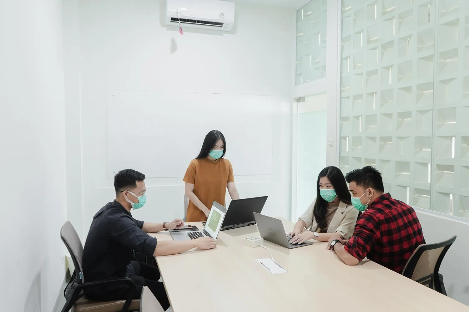 Business facilities in Social Hub by TwoSpaces