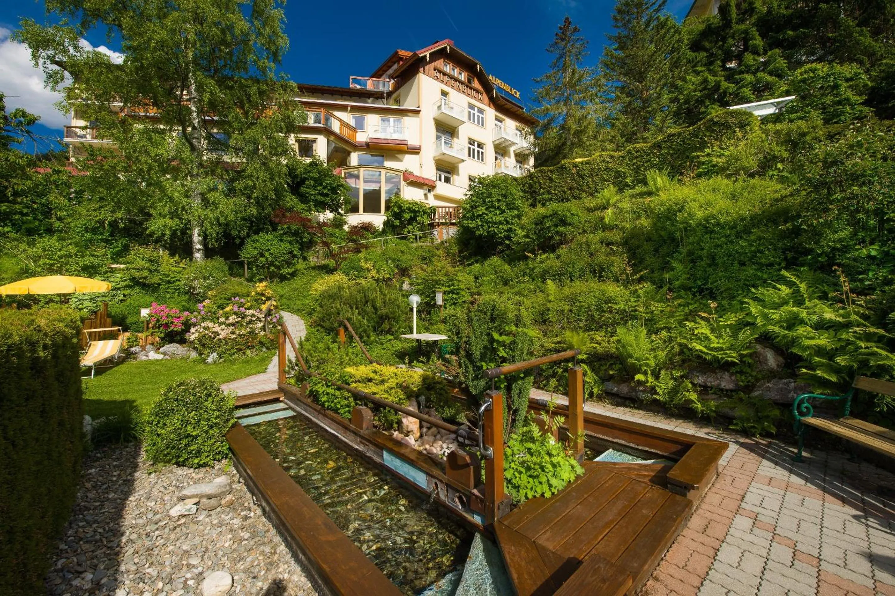 Garden in Hotel Alpenblick