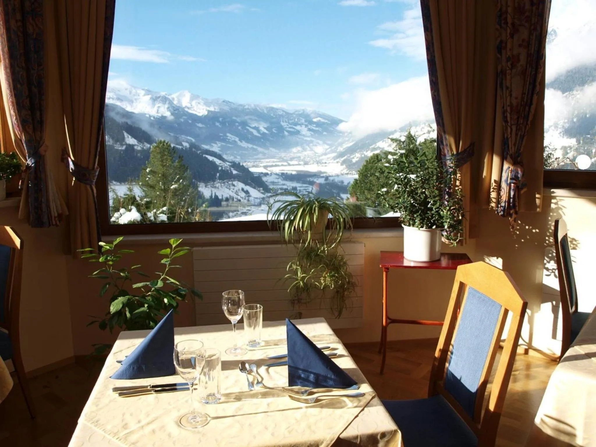 Restaurant/places to eat in Hotel Alpenblick
