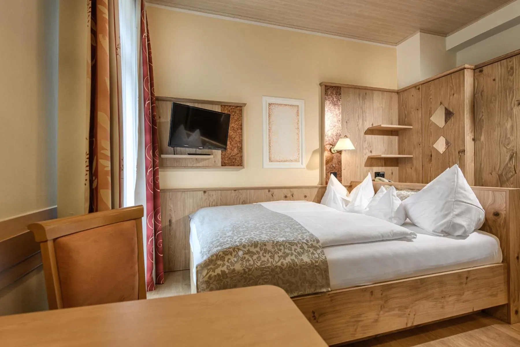 Photo of the whole room, Bed in Hotel Alpenblick