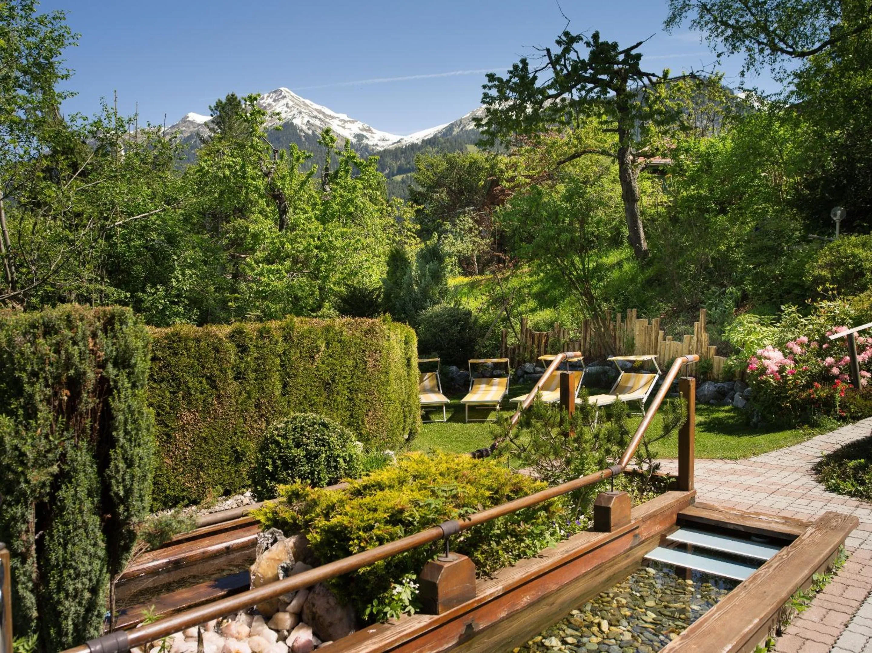 Garden in Hotel Alpenblick