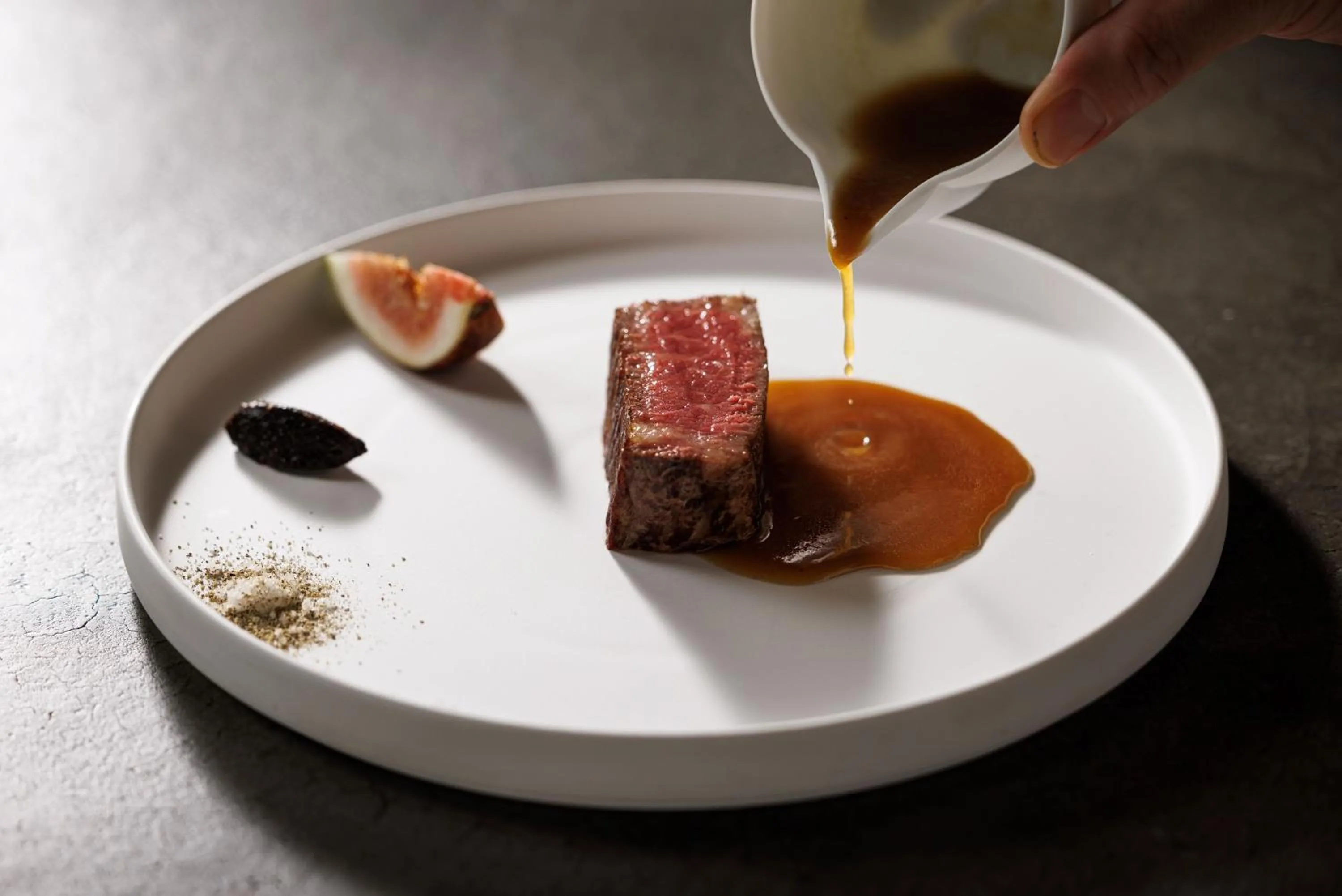 Restaurant/places to eat in SHIROIYA HOTEL