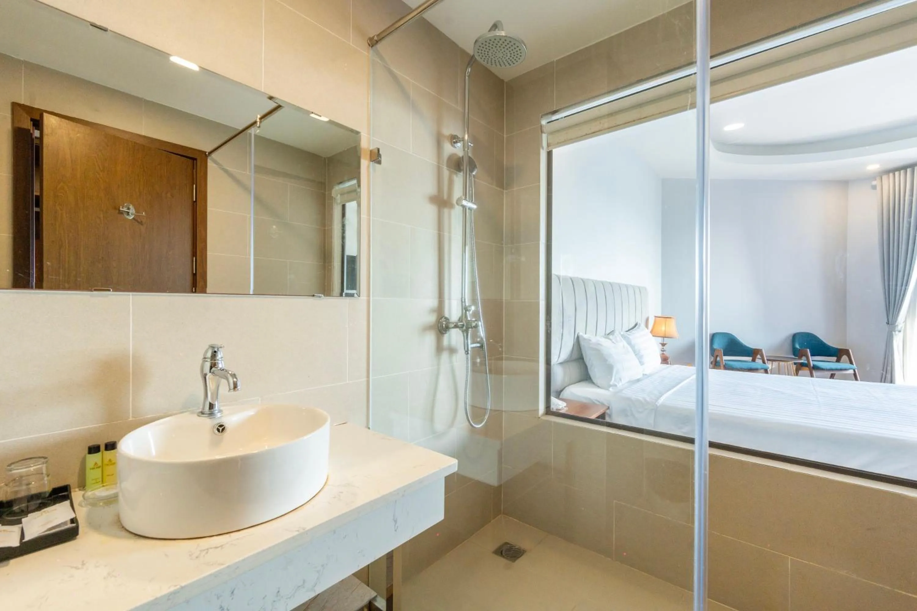 Shower in Maris Beach Hotel Phu Quoc