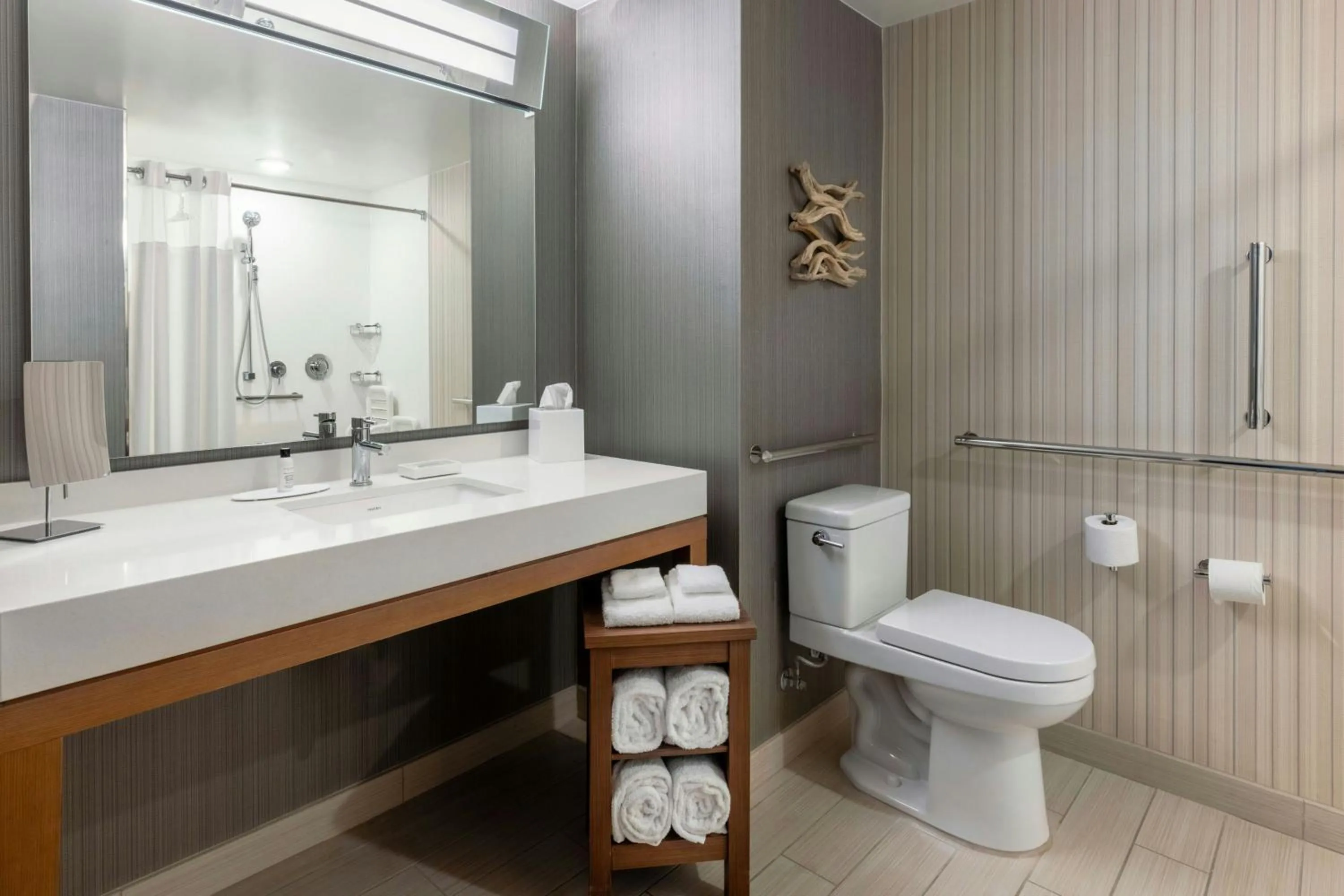 Bathroom in Courtyard Amelia Island