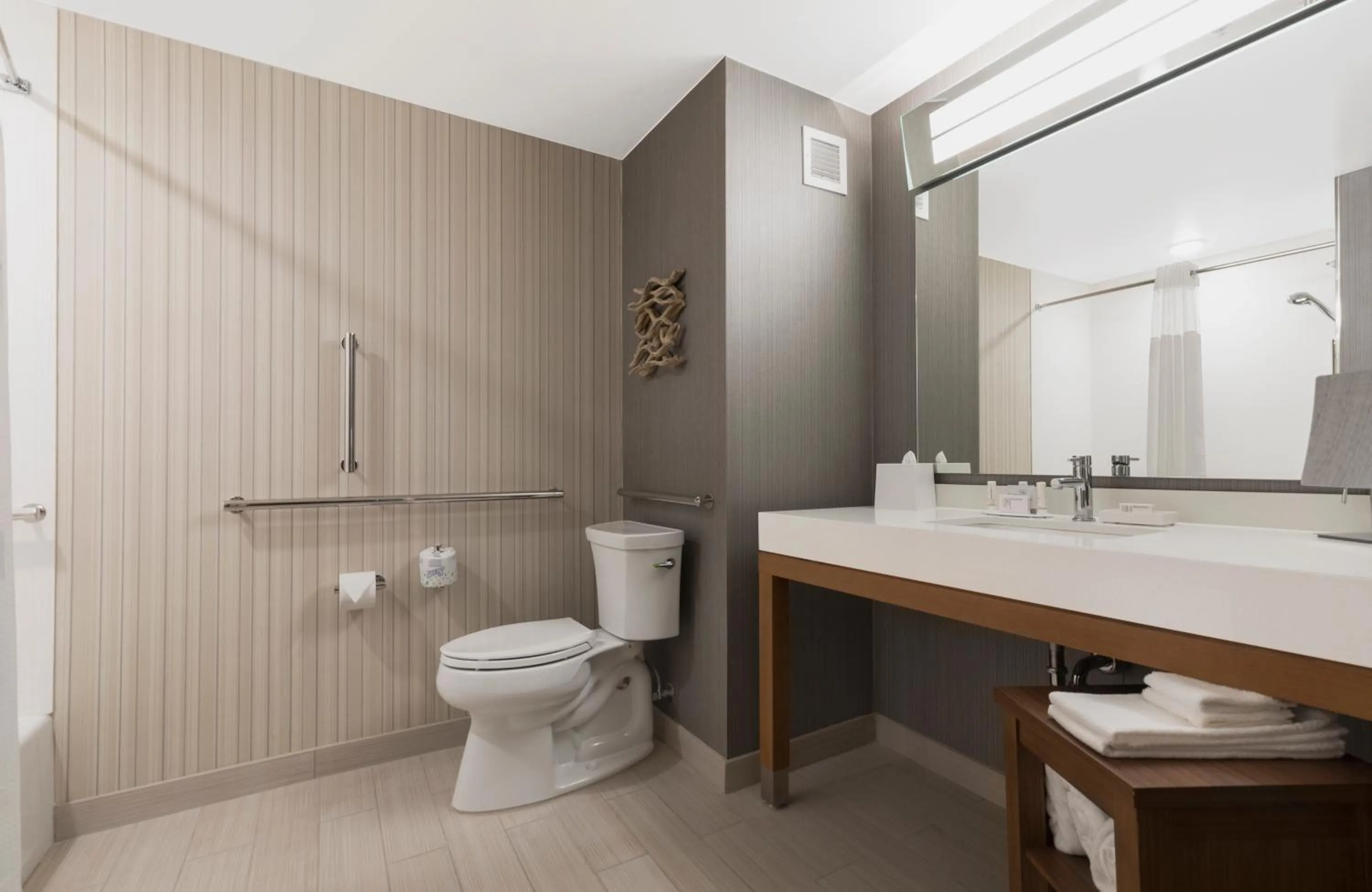 Bathroom in Courtyard Amelia Island