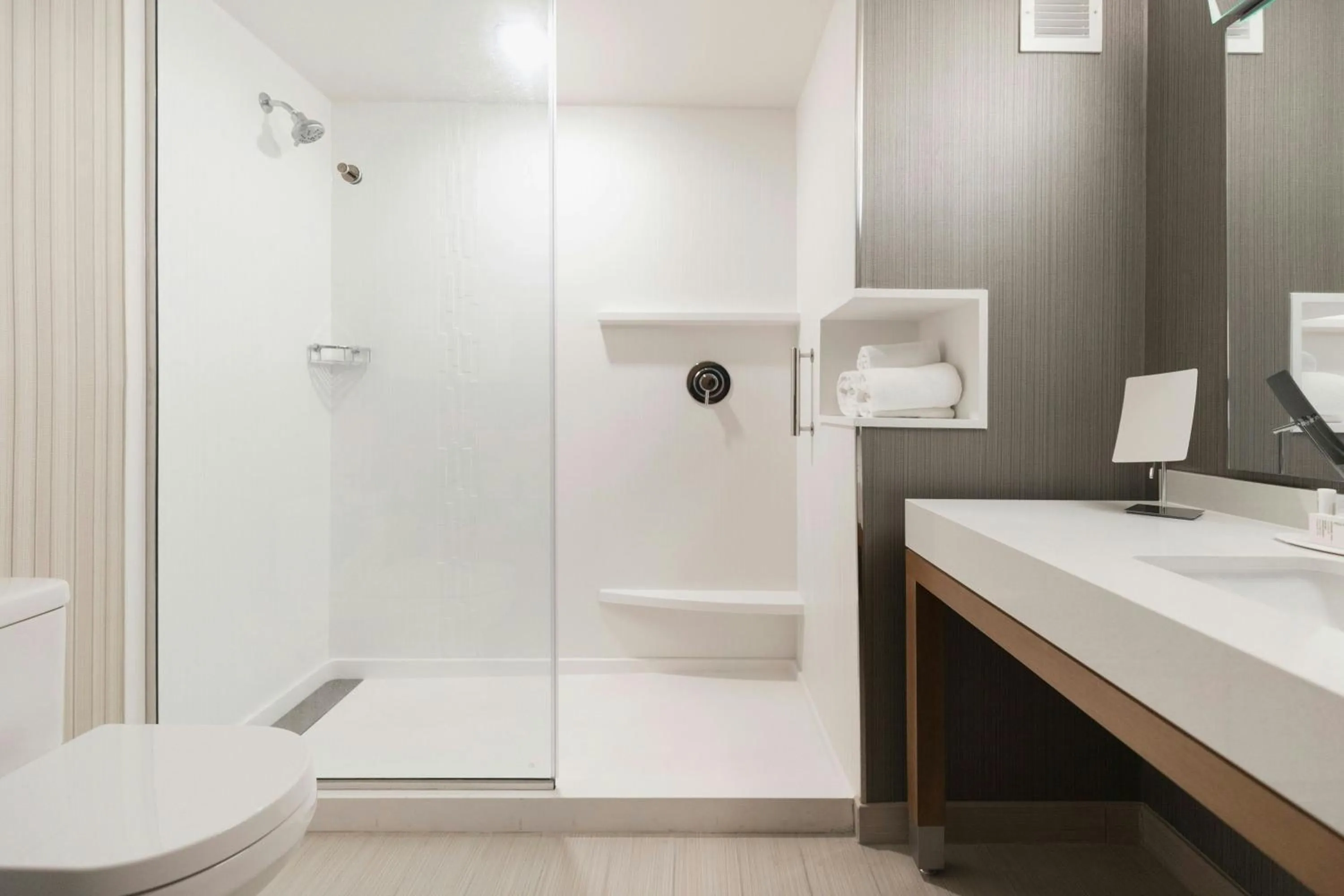 Bathroom in Courtyard Amelia Island