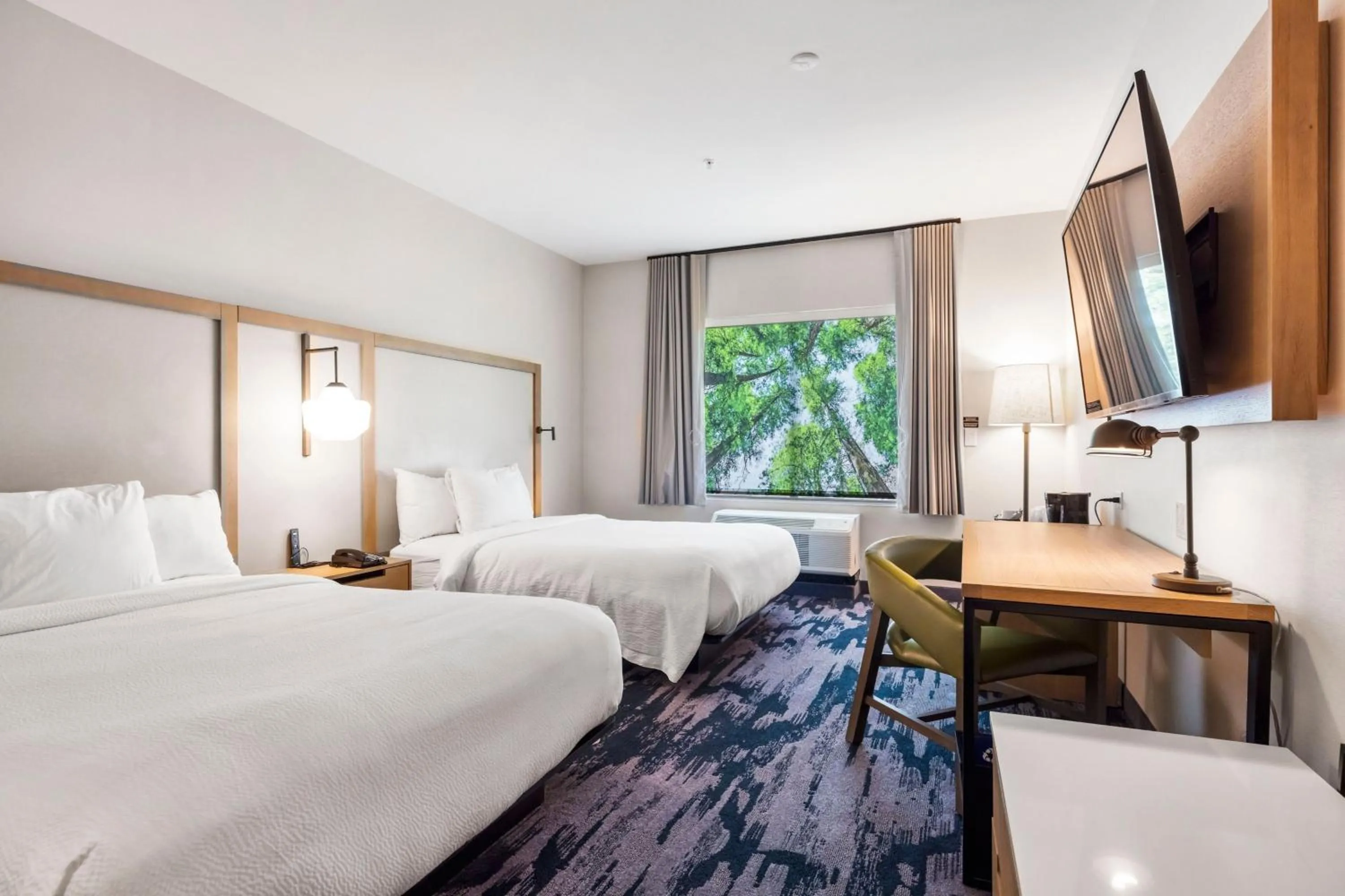 Photo of the whole room, Bed in Fairfield by Marriott Inn & Suites San Francisco Airport Oyster Point Area