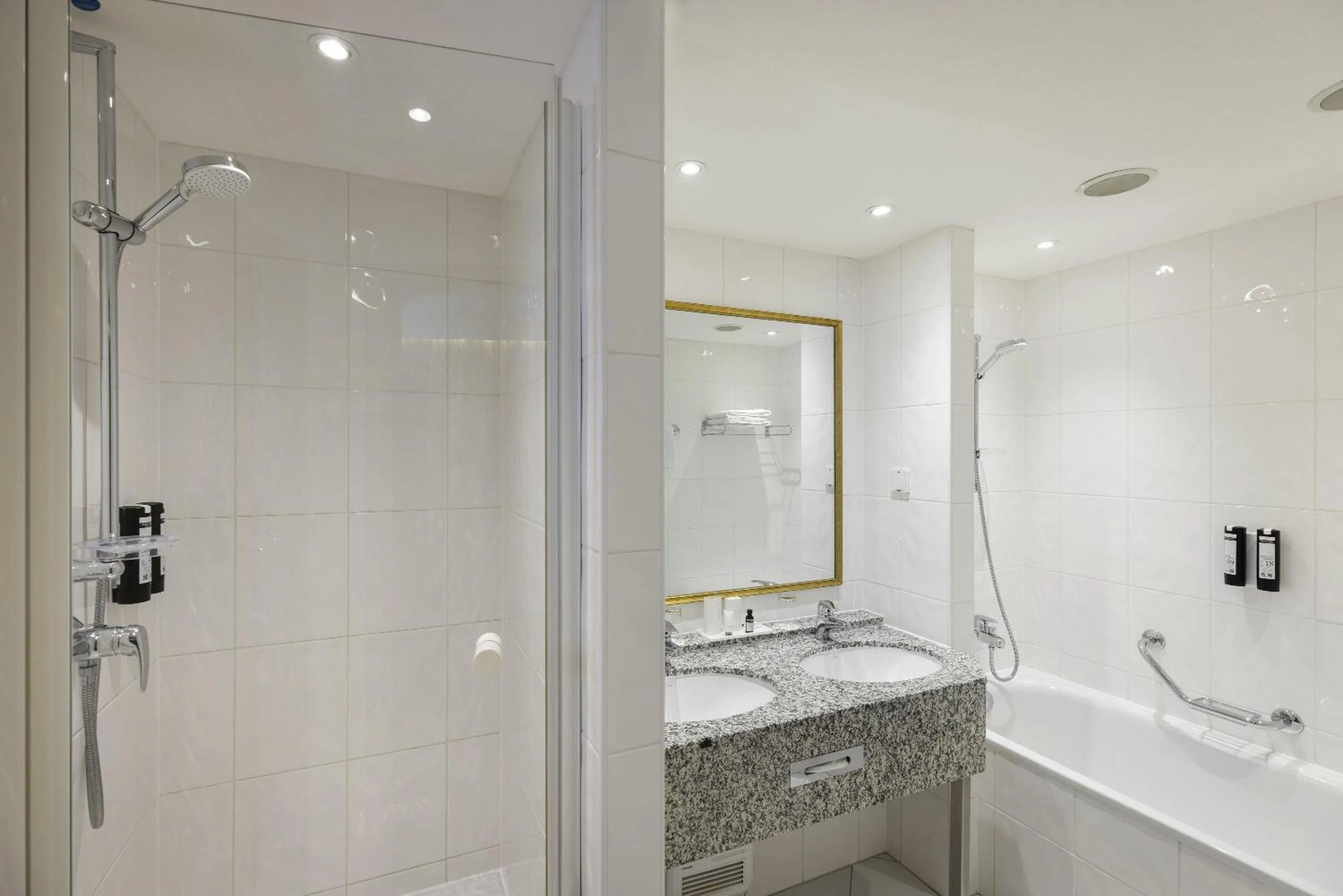 Shower in ARCOTEL Castellani Salzburg