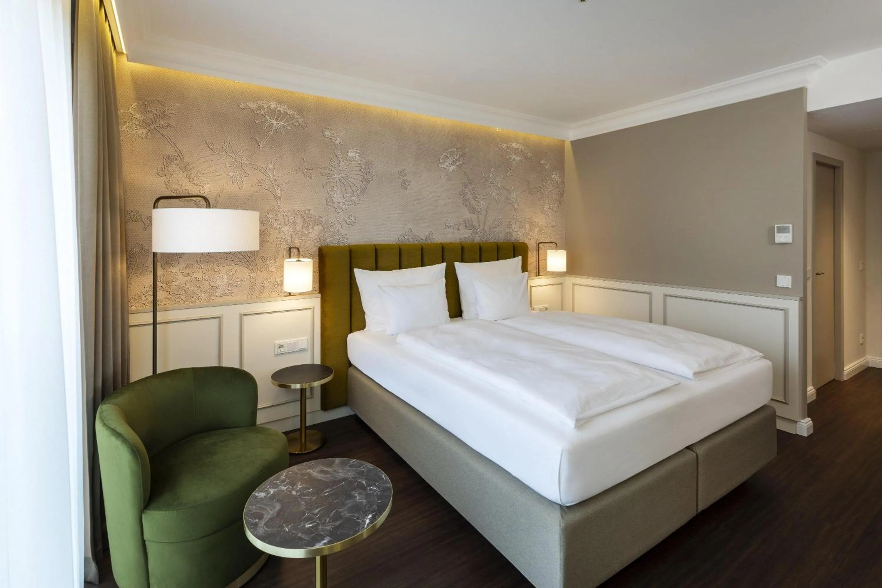 Photo of the whole room, Bed in ARCOTEL Castellani Salzburg