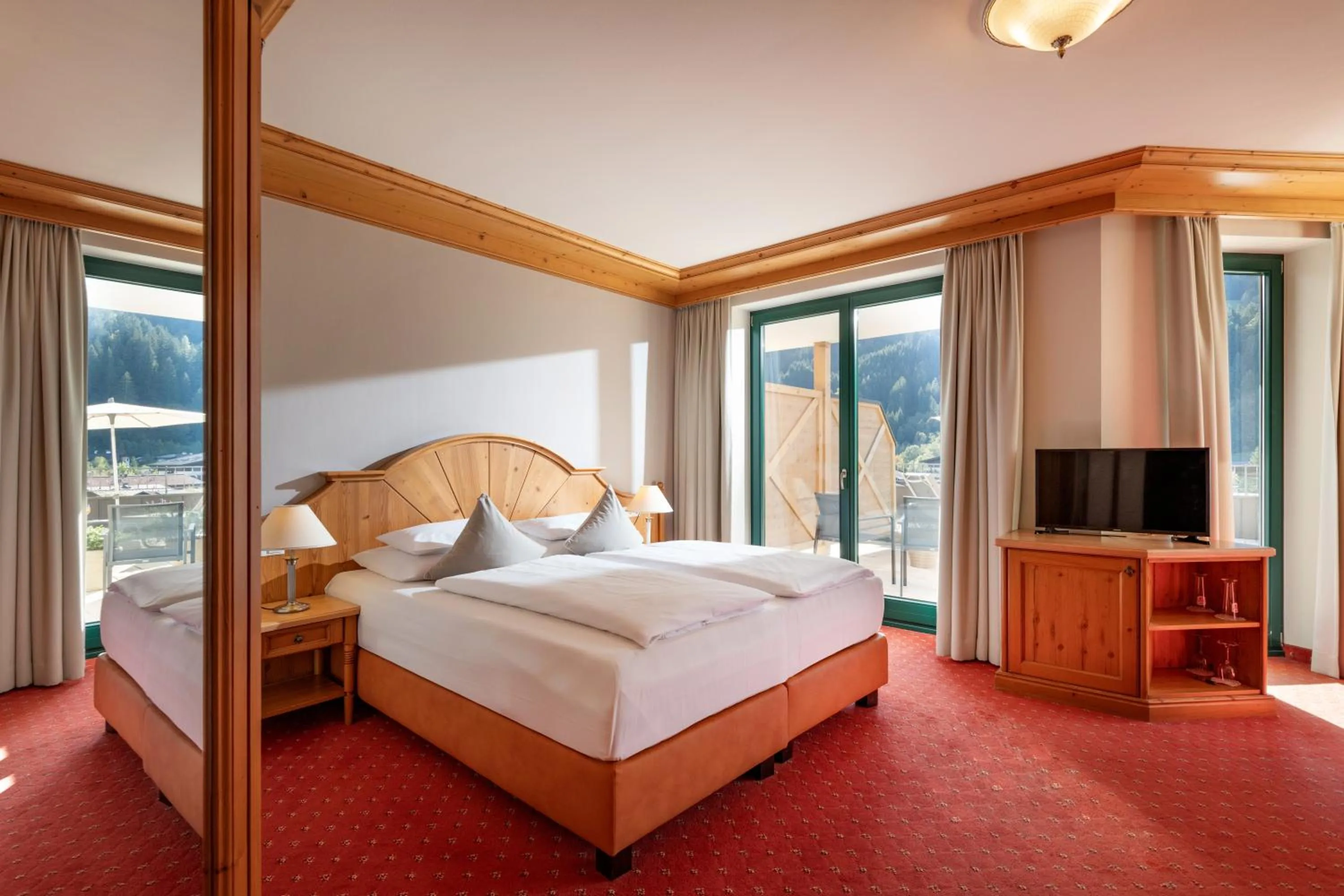 Photo of the whole room, Bed in Hotel Elisabeth, 4 Sterne Superior