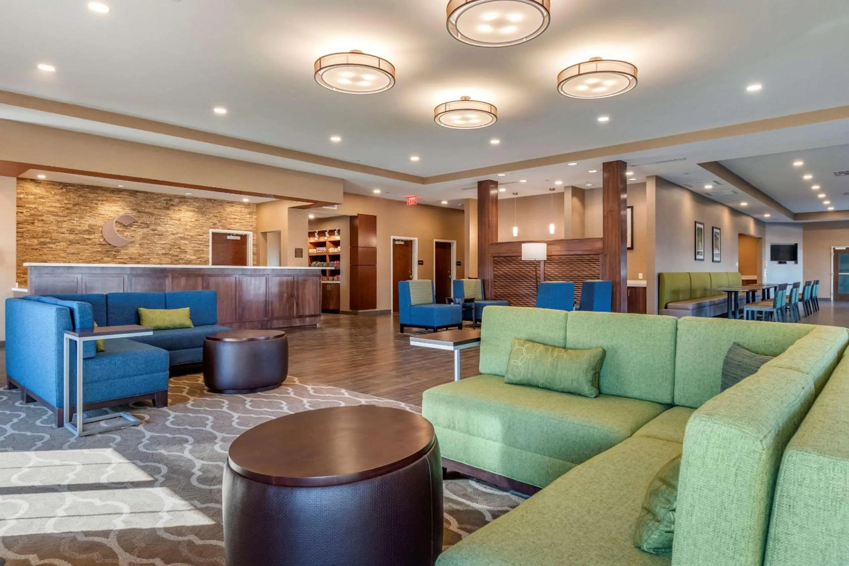 Lobby or reception in Comfort Suites Camp Hill-Harrisburg West
