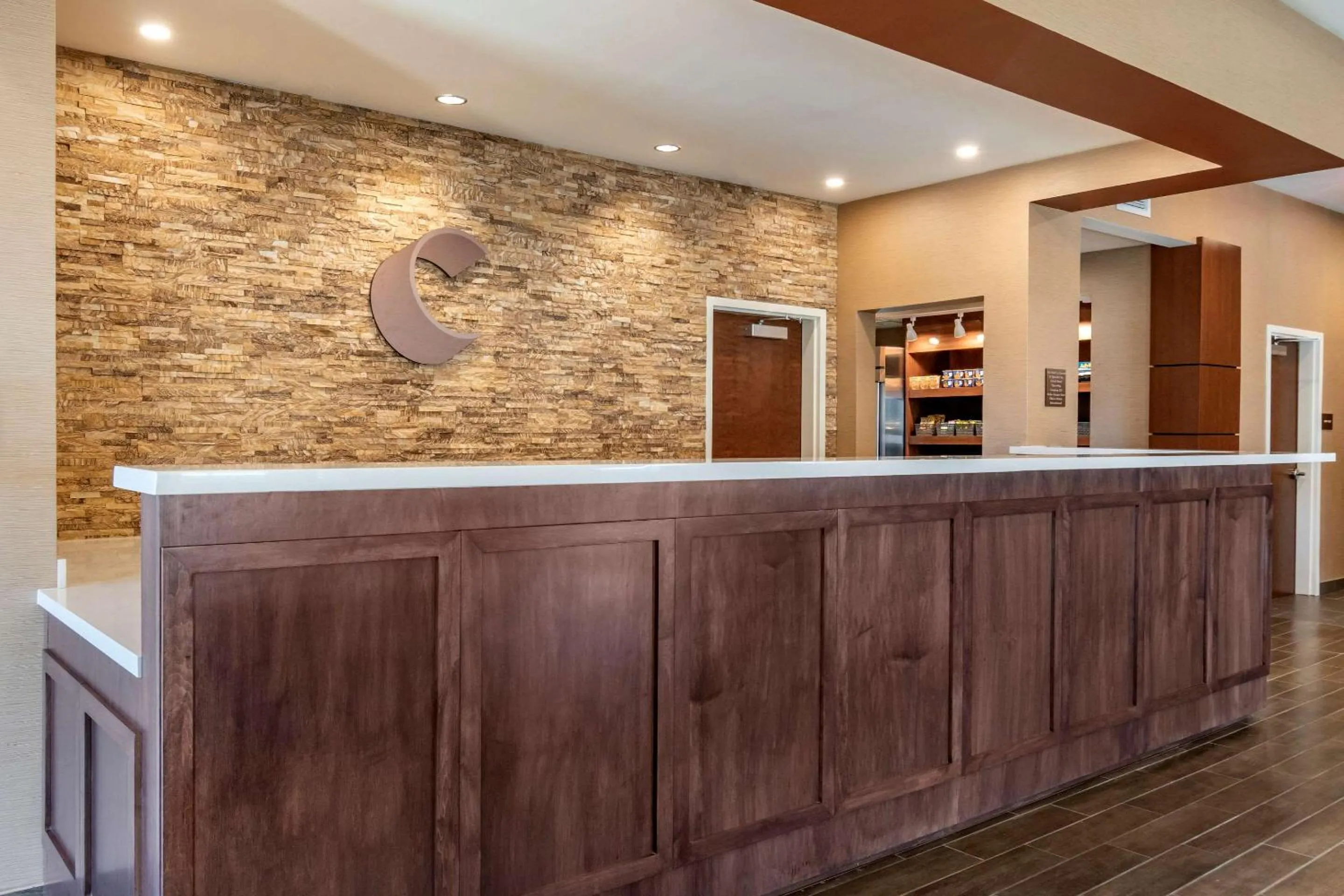 Lobby or reception in Comfort Suites Camp Hill-Harrisburg West