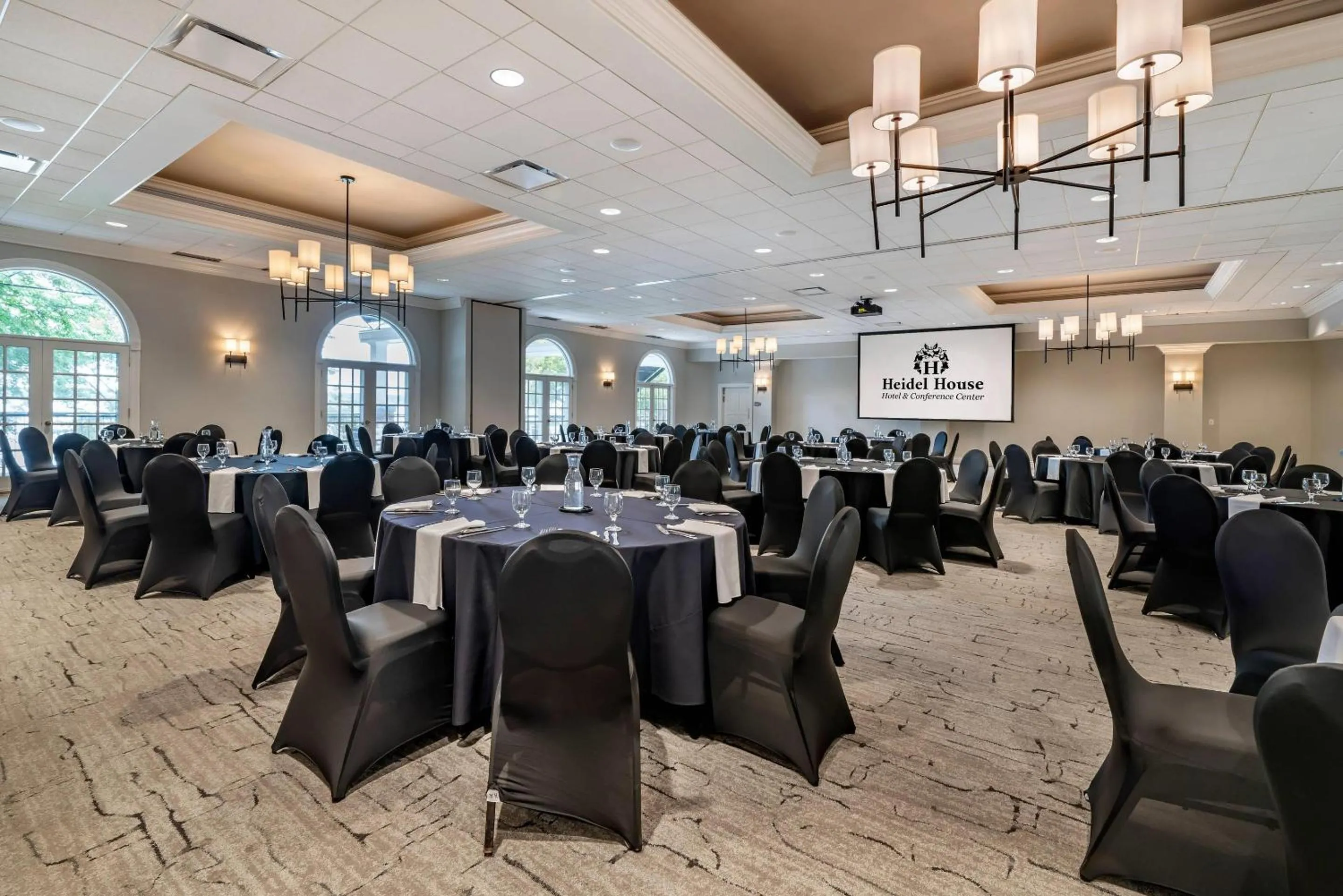 Meeting/conference room in Heidel House Hotel and Conference Center, an Ascend Collection Hotel