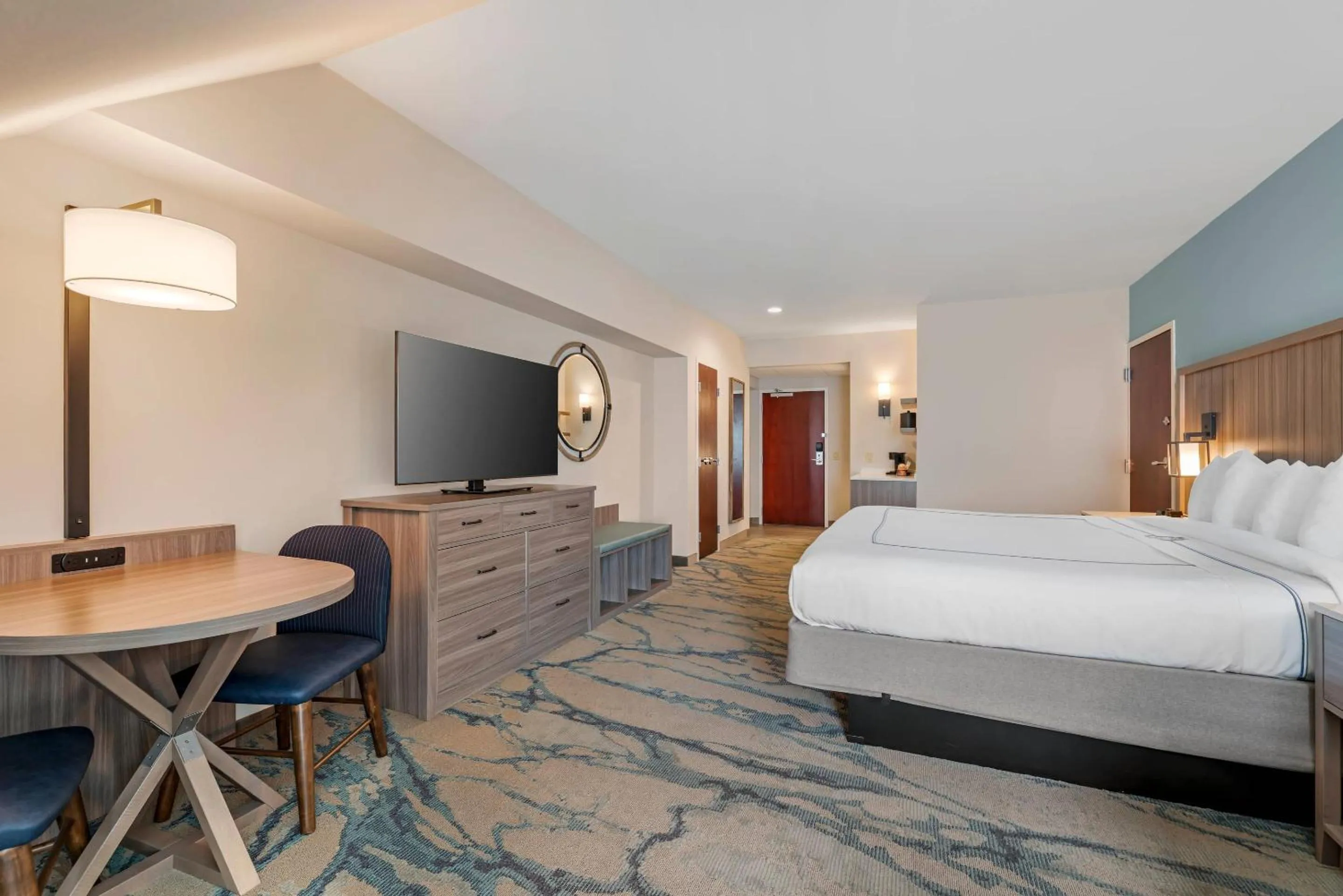 Bedroom, Bed in Heidel House Hotel and Conference Center, an Ascend Collection Hotel