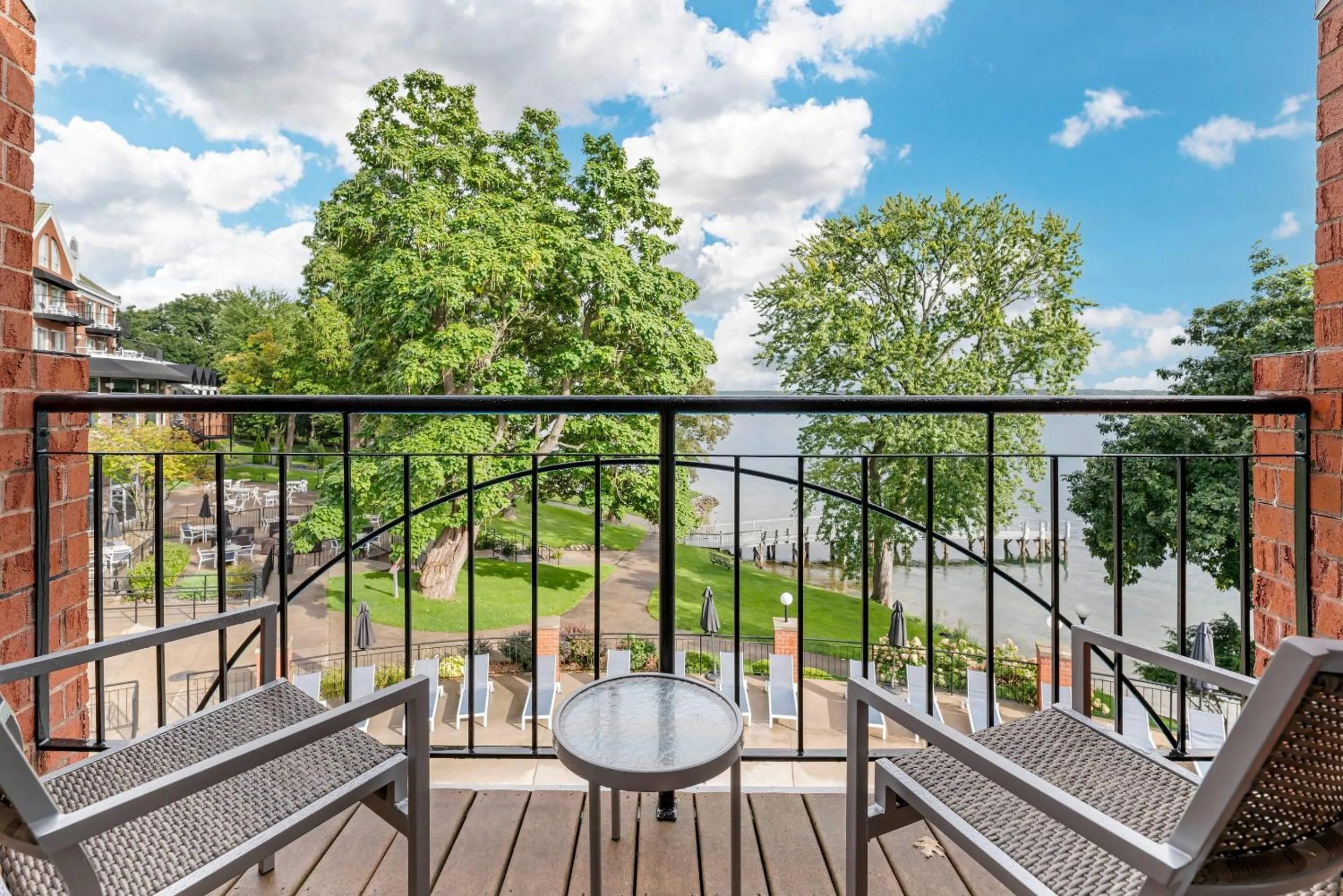Bedroom in Heidel House Hotel and Conference Center, an Ascend Collection Hotel