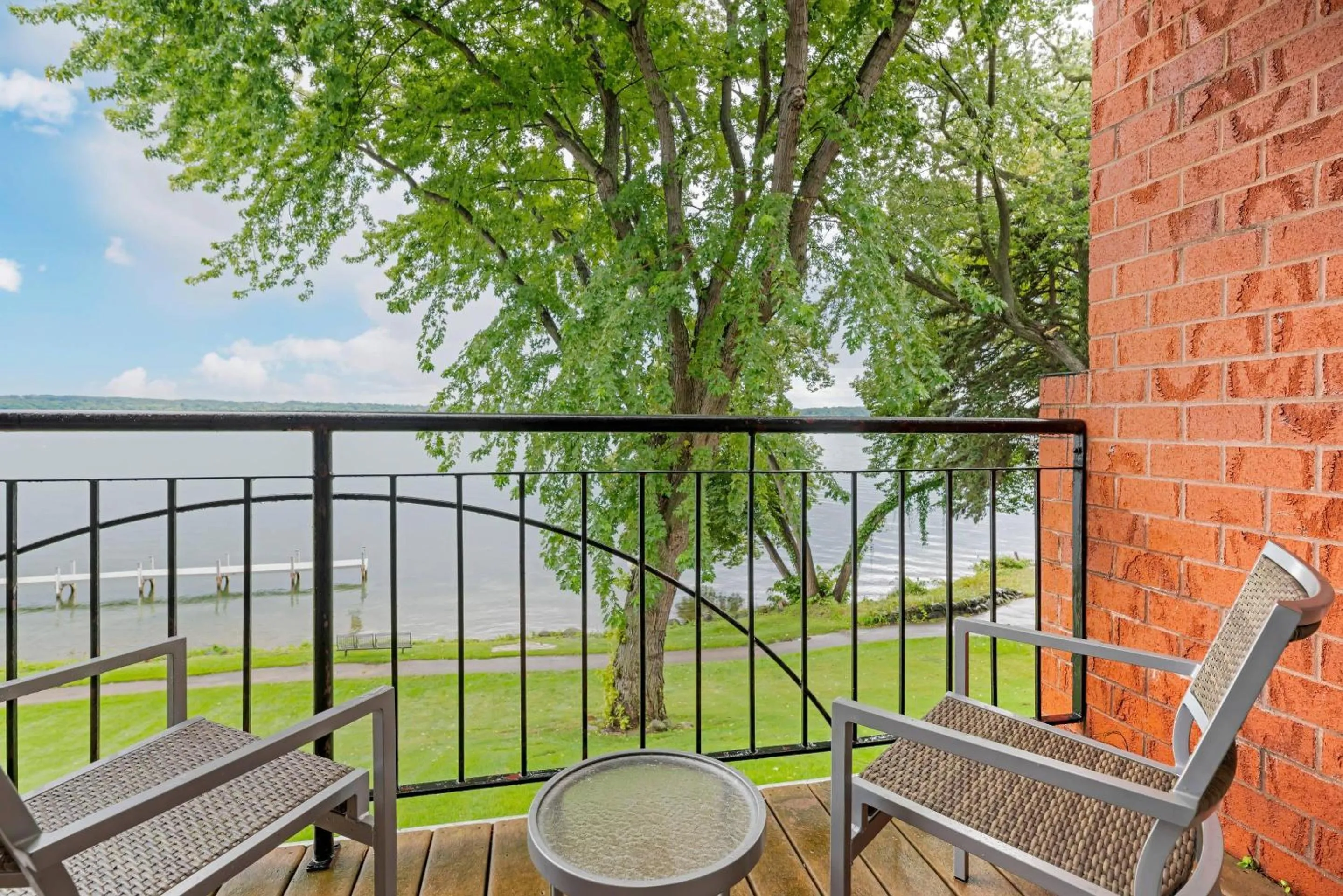 Bedroom in Heidel House Hotel and Conference Center, an Ascend Collection Hotel