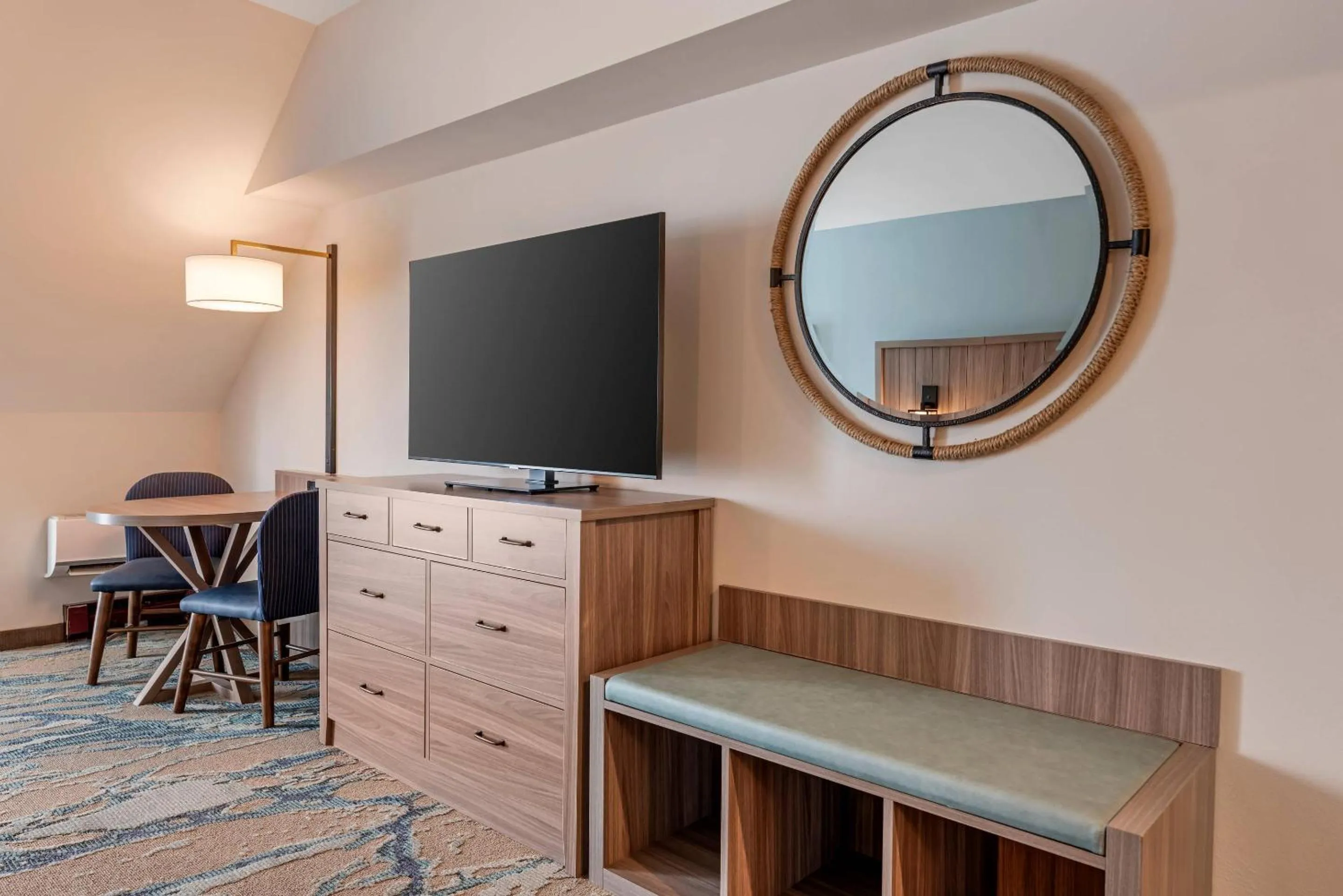 Bedroom in Heidel House Hotel and Conference Center, an Ascend Collection Hotel