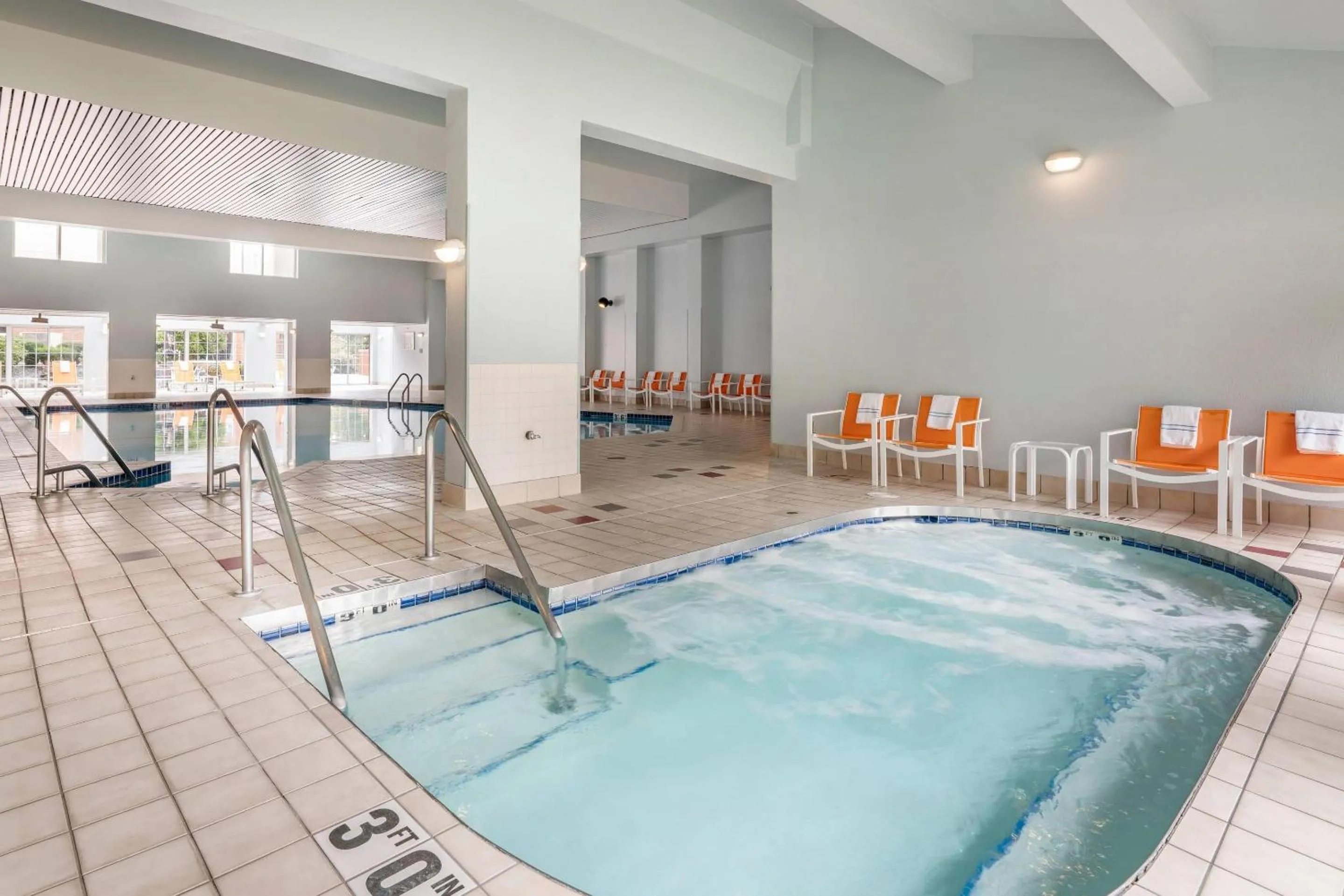 Swimming pool in Heidel House Hotel and Conference Center, an Ascend Collection Hotel
