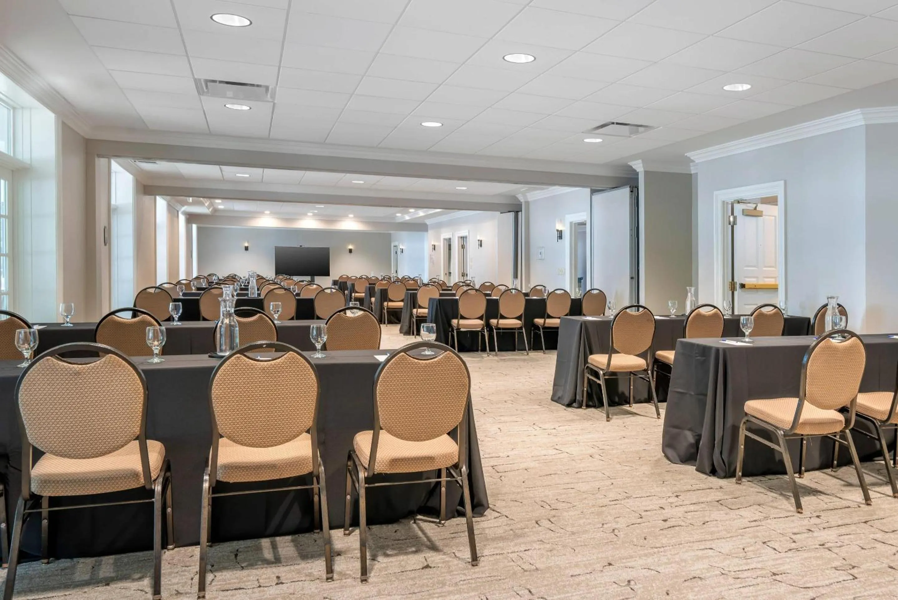 Meeting/conference room in Heidel House Hotel and Conference Center, an Ascend Collection Hotel