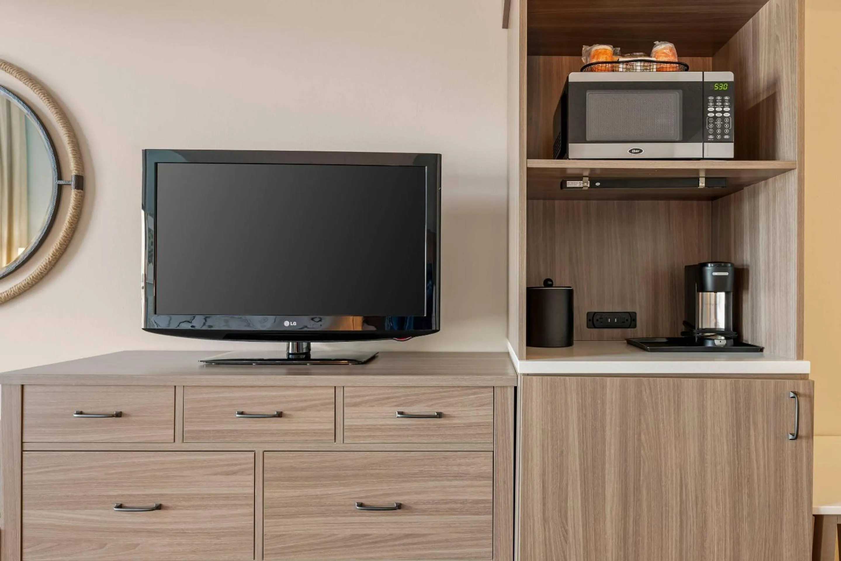 Bedroom in Heidel House Hotel and Conference Center, an Ascend Collection Hotel