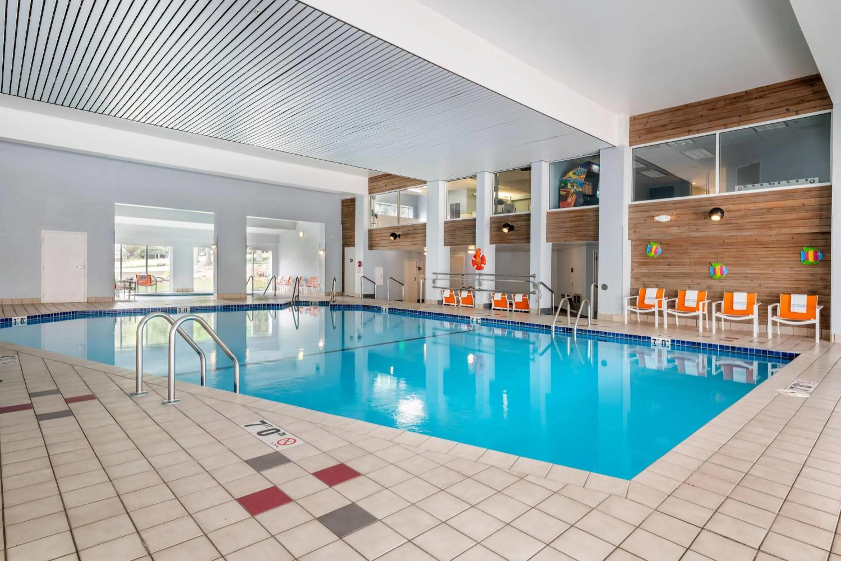 Swimming pool in Heidel House Hotel and Conference Center, an Ascend Collection Hotel