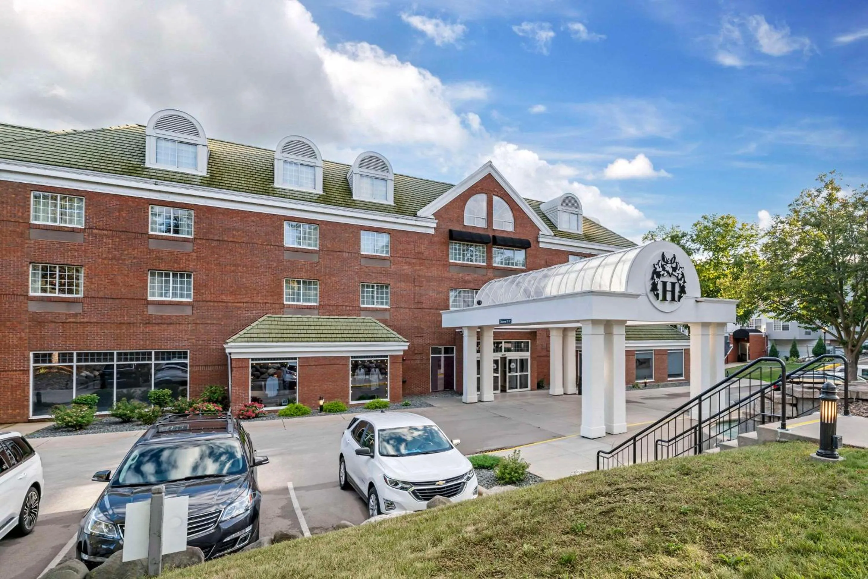 Property building in Heidel House Hotel and Conference Center, an Ascend Collection Hotel