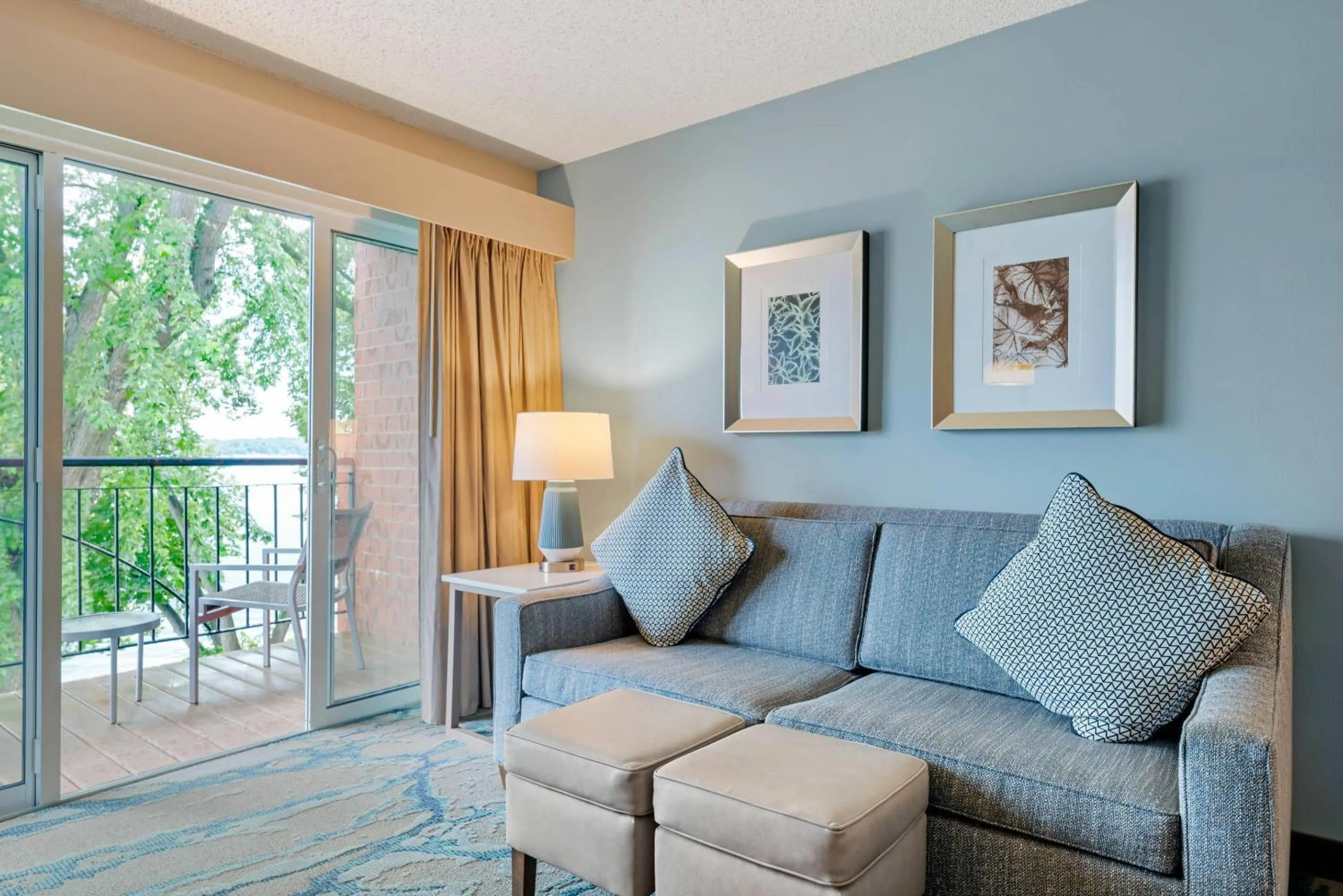 Bedroom in Heidel House Hotel and Conference Center, an Ascend Collection Hotel