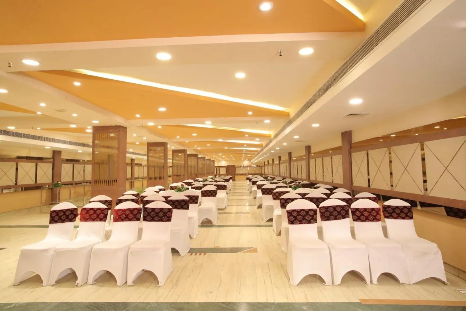 Banquet/Function facilities, Banquet Facilities in Hotel Adityaz