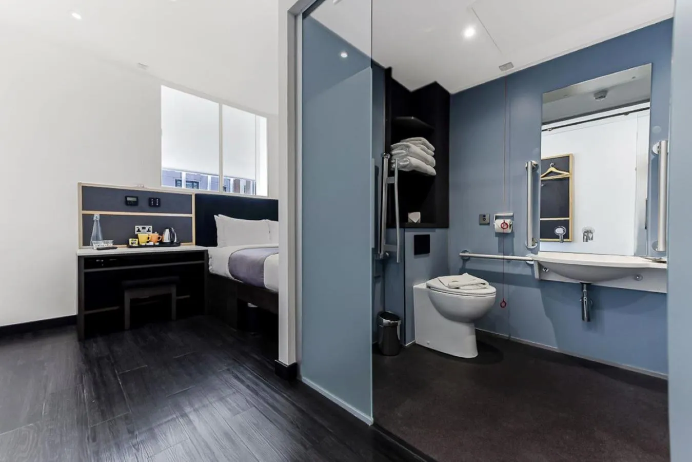 Bathroom, Bed in The Z Hotel Strand