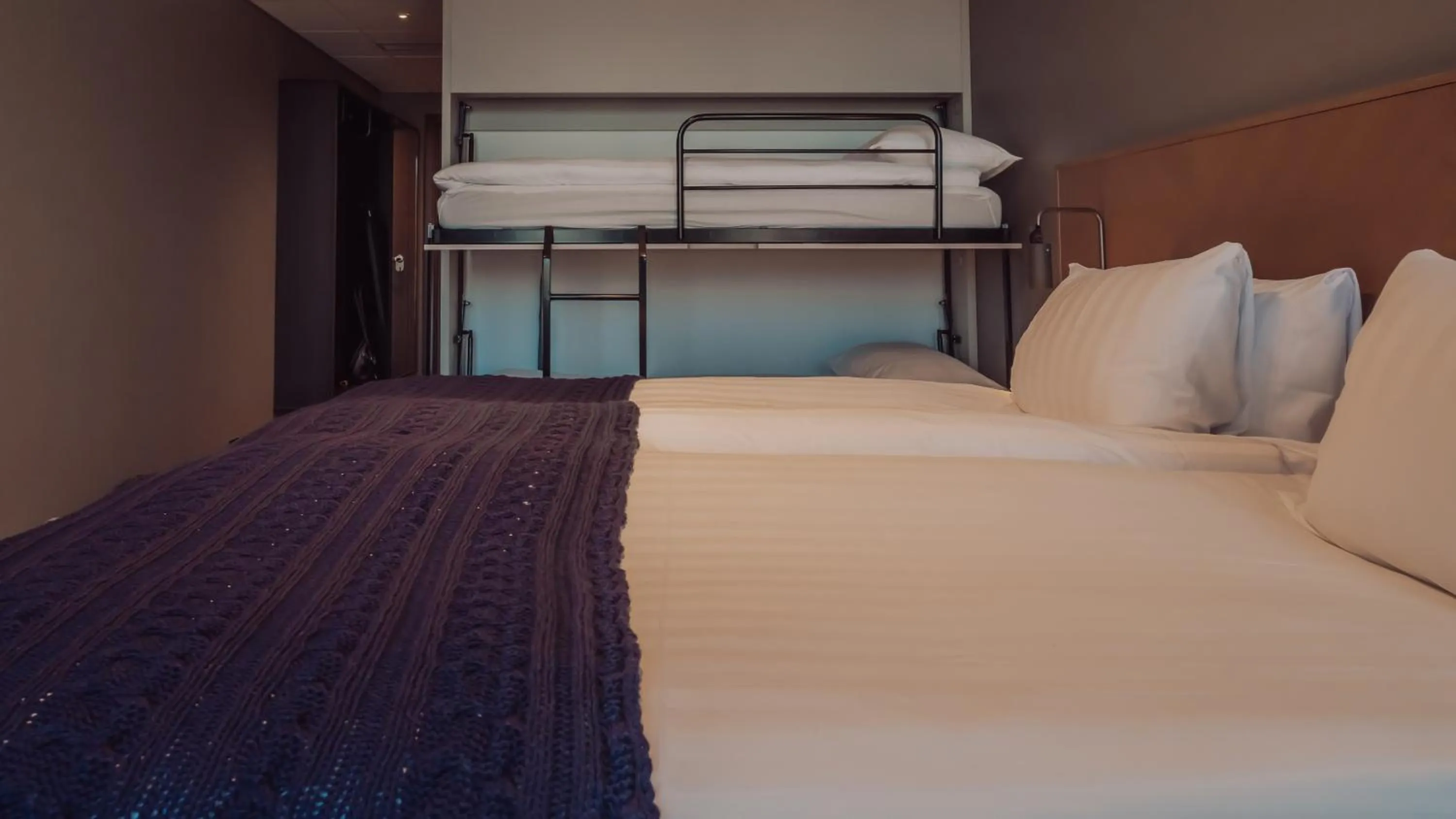 Bed in Quality Hotel The Weaver