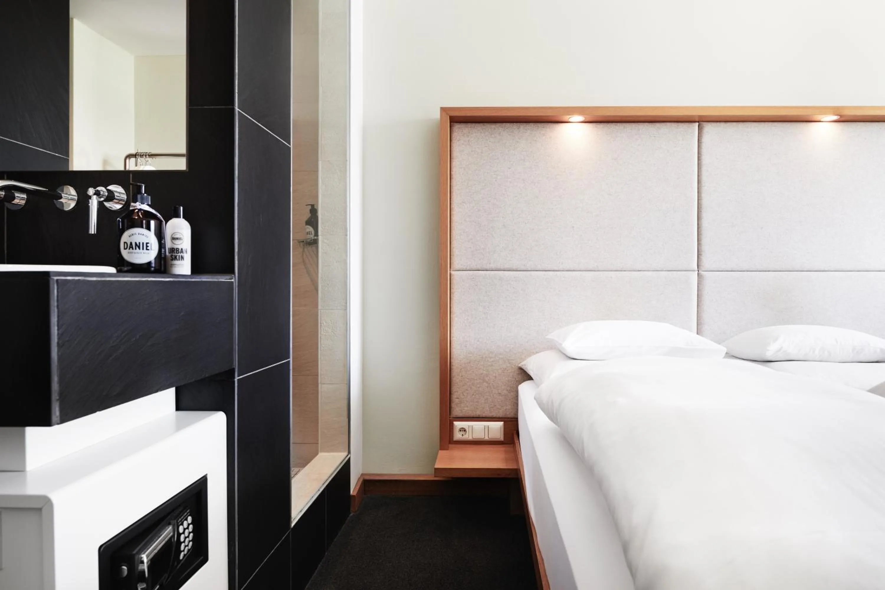 Bed in Hotel Daniel Graz - Smart Lifestyle Near City Centre