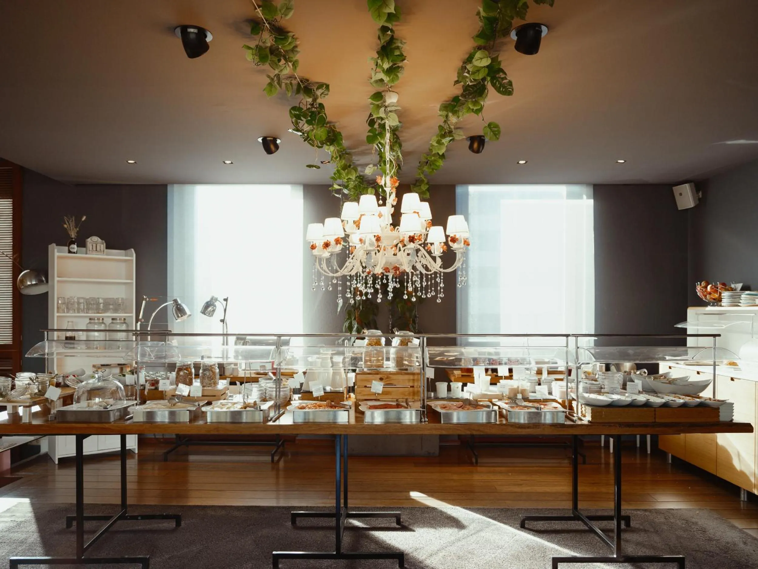 Restaurant/places to eat in Hotel Daniel Graz - Smart Lifestyle Near City Centre