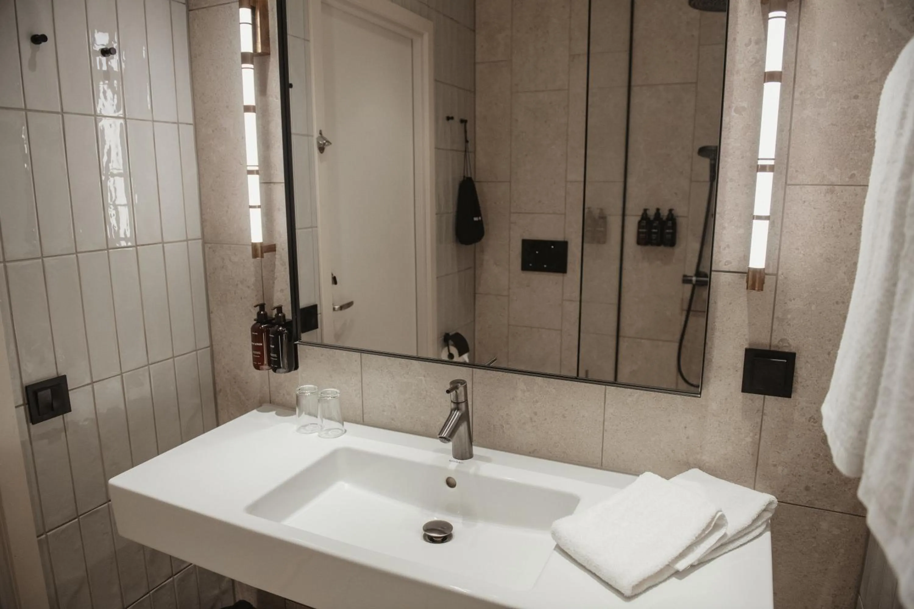 Bathroom in Home Hotel Tapetfabriken