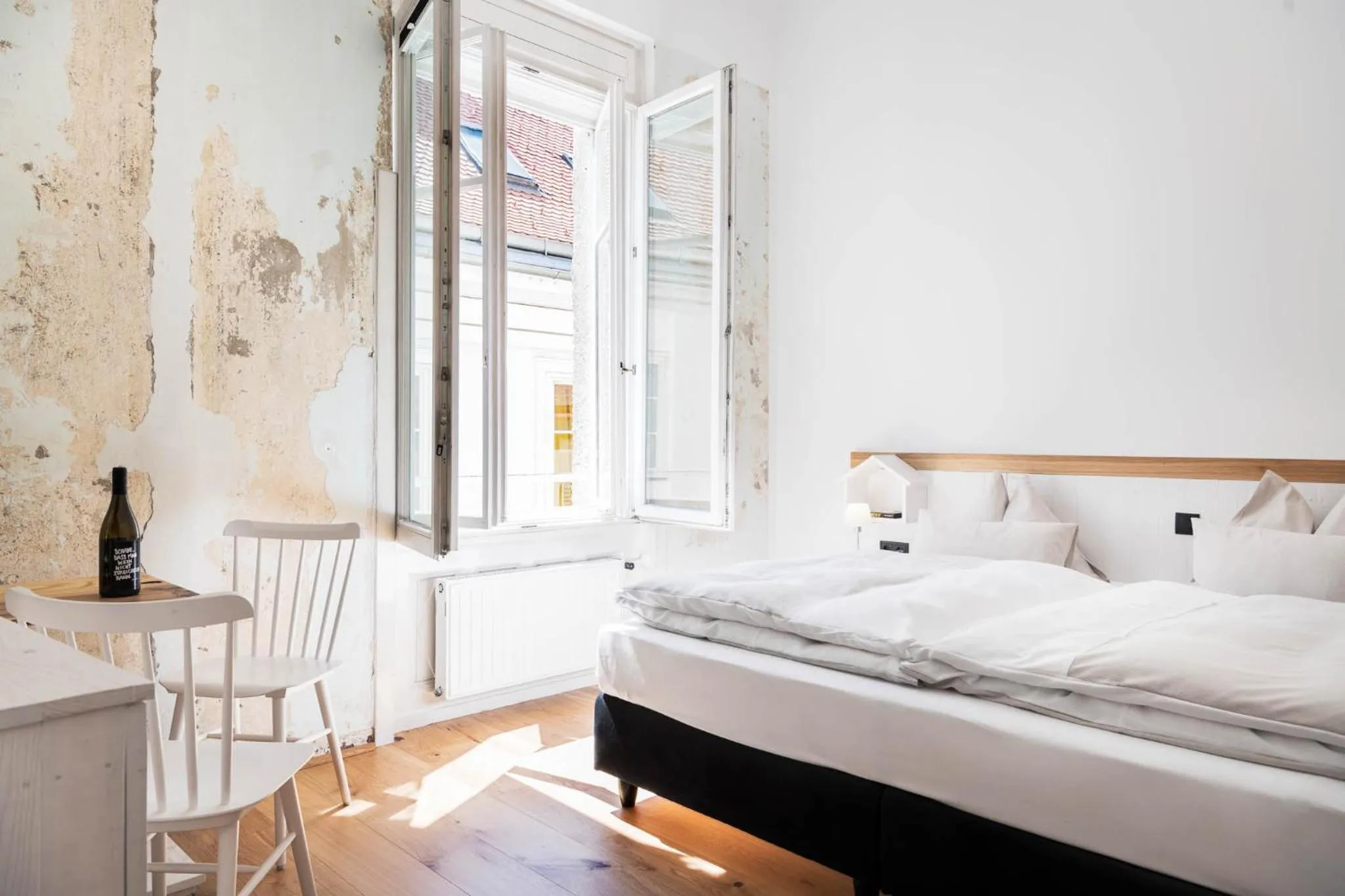 Bed in Grand Hôtel Wiesler - Centre of Graz