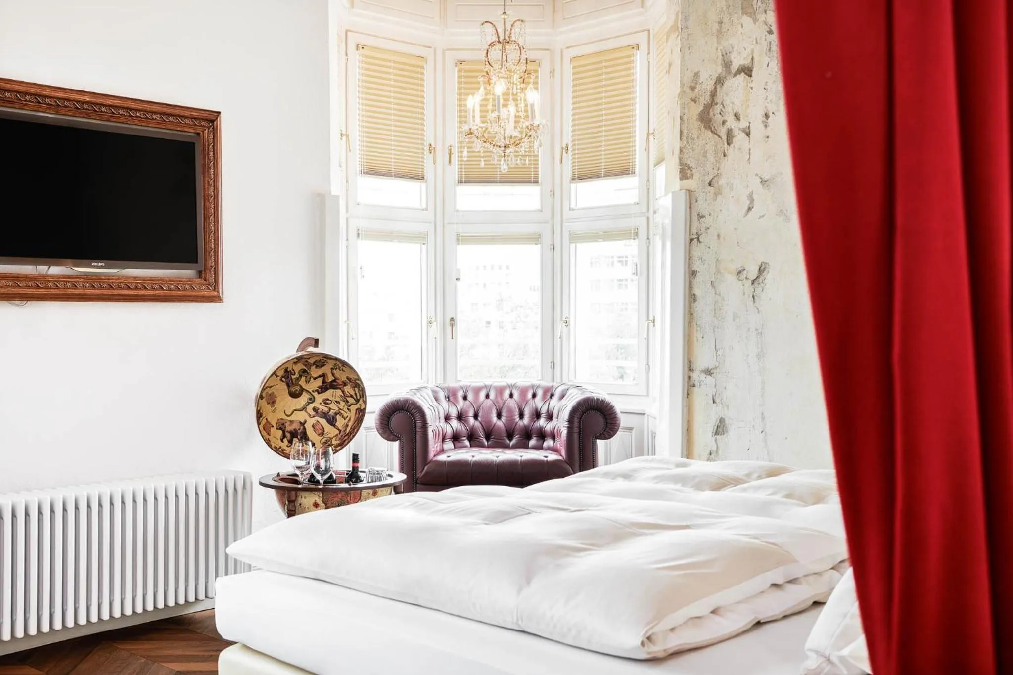 Bed in Grand Hôtel Wiesler - Centre of Graz