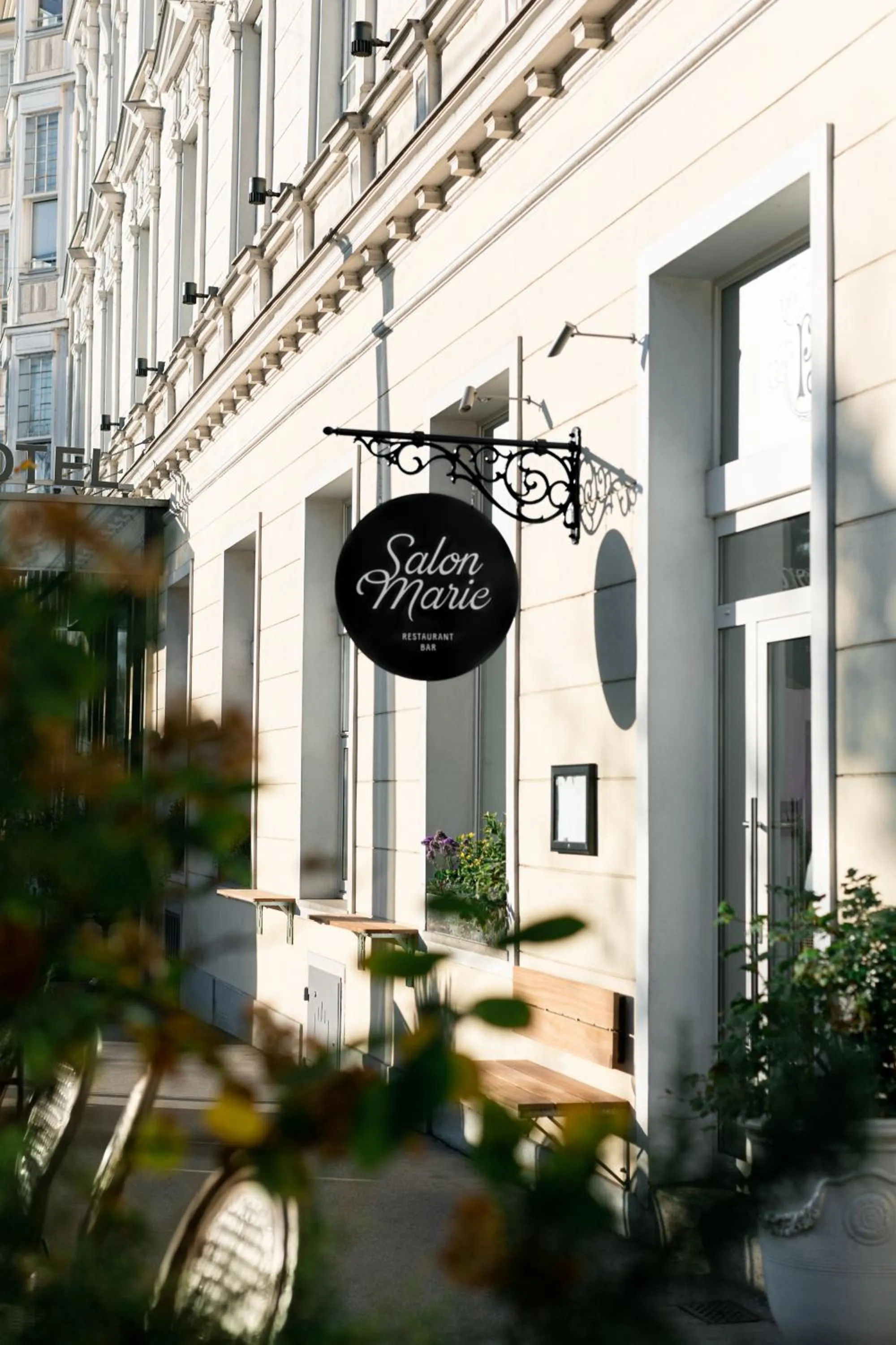 Restaurant/places to eat in Grand Hôtel Wiesler - Centre of Graz