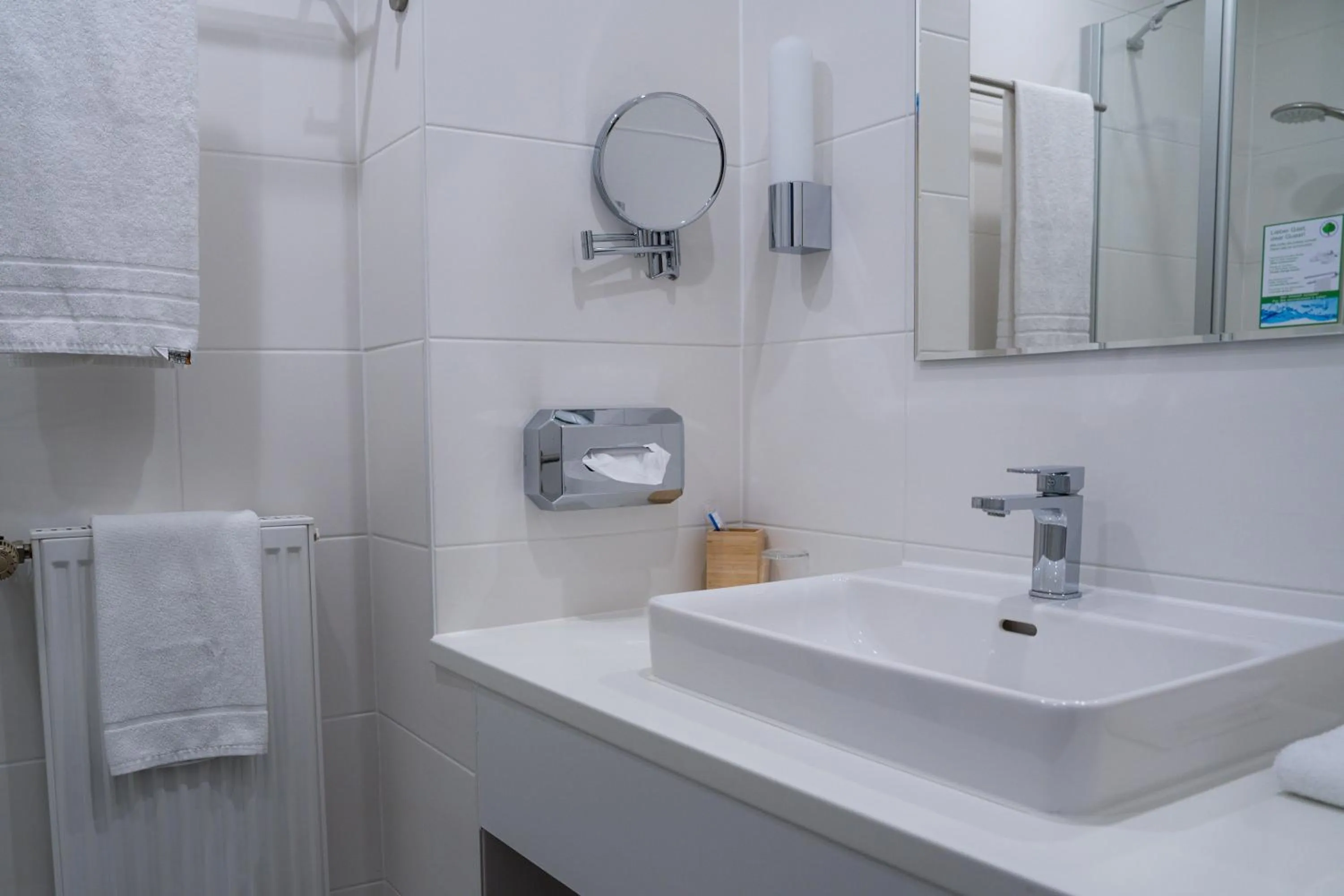 Bathroom in E&D Hotel Rodgau