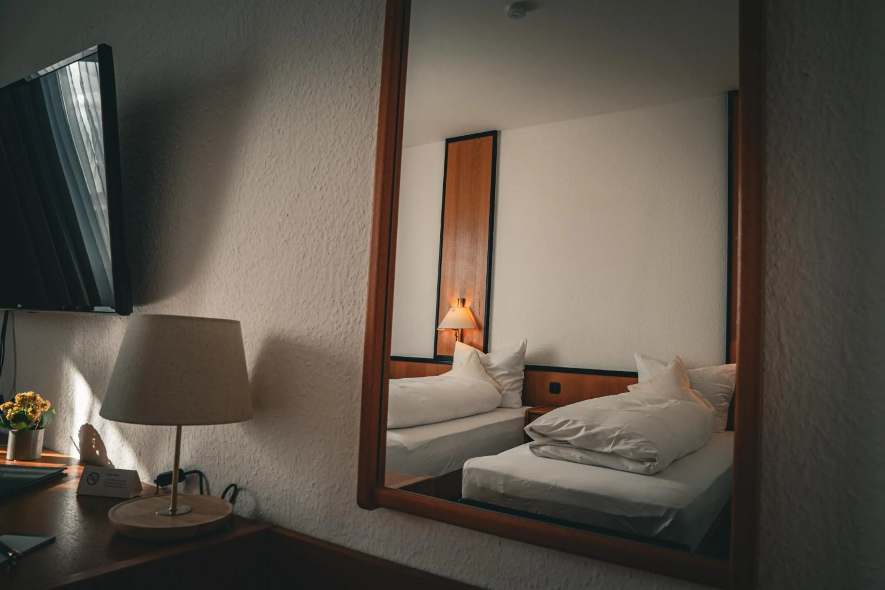 Photo of the whole room, Bed in E&D Hotel Rodgau