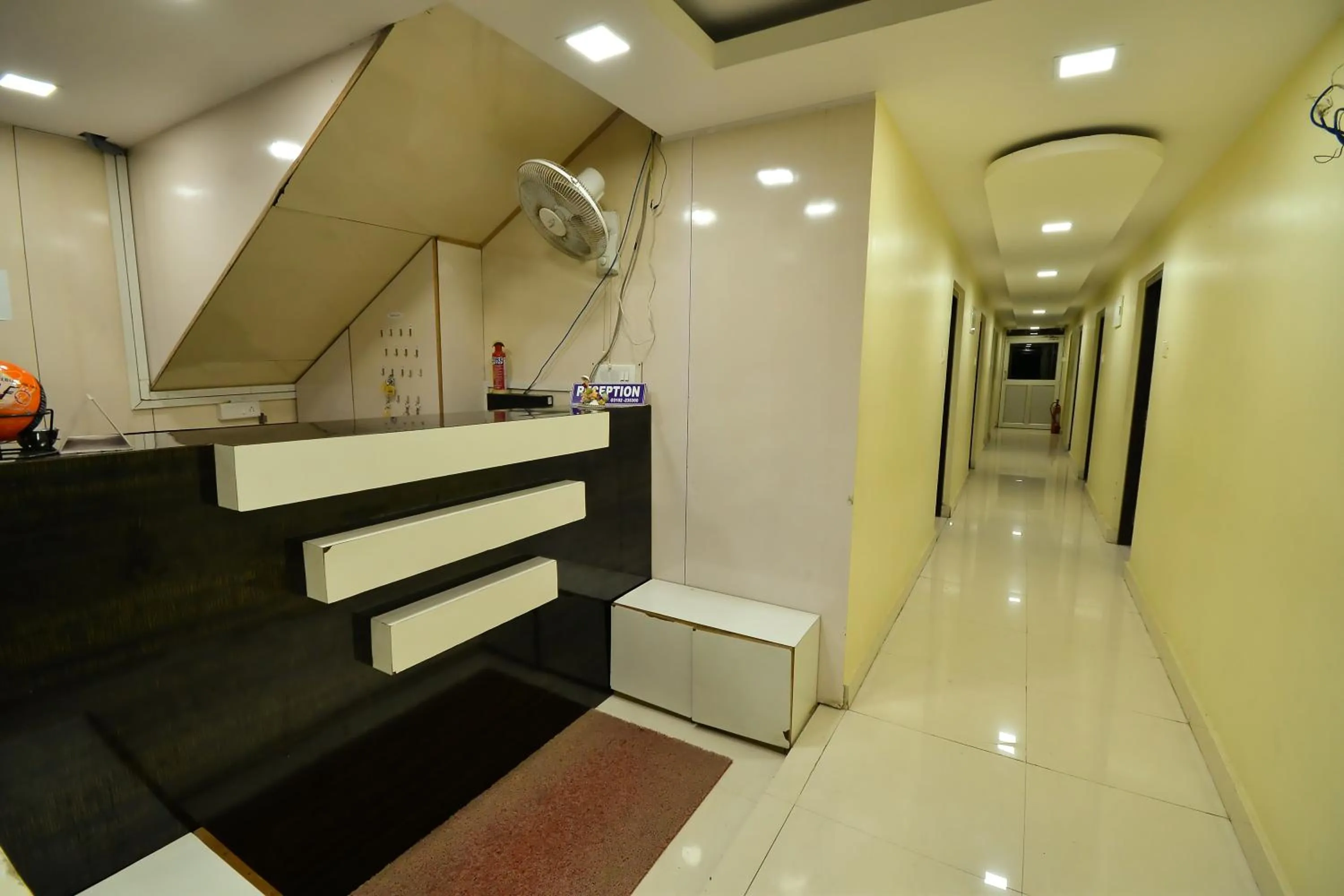 Lobby or reception in HOTEL CORAL INN -HCI