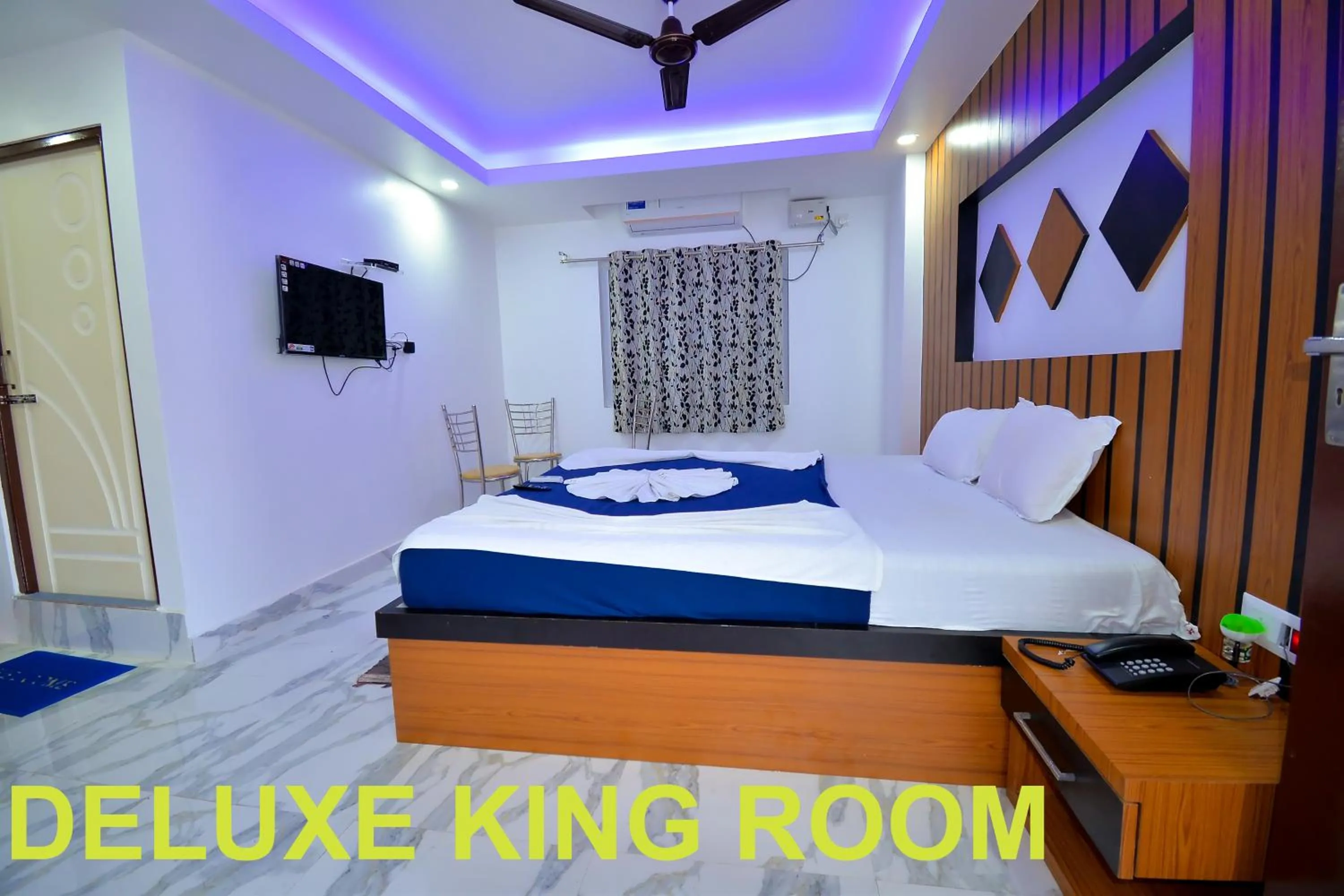 Bed in HOTEL CORAL INN -HCI