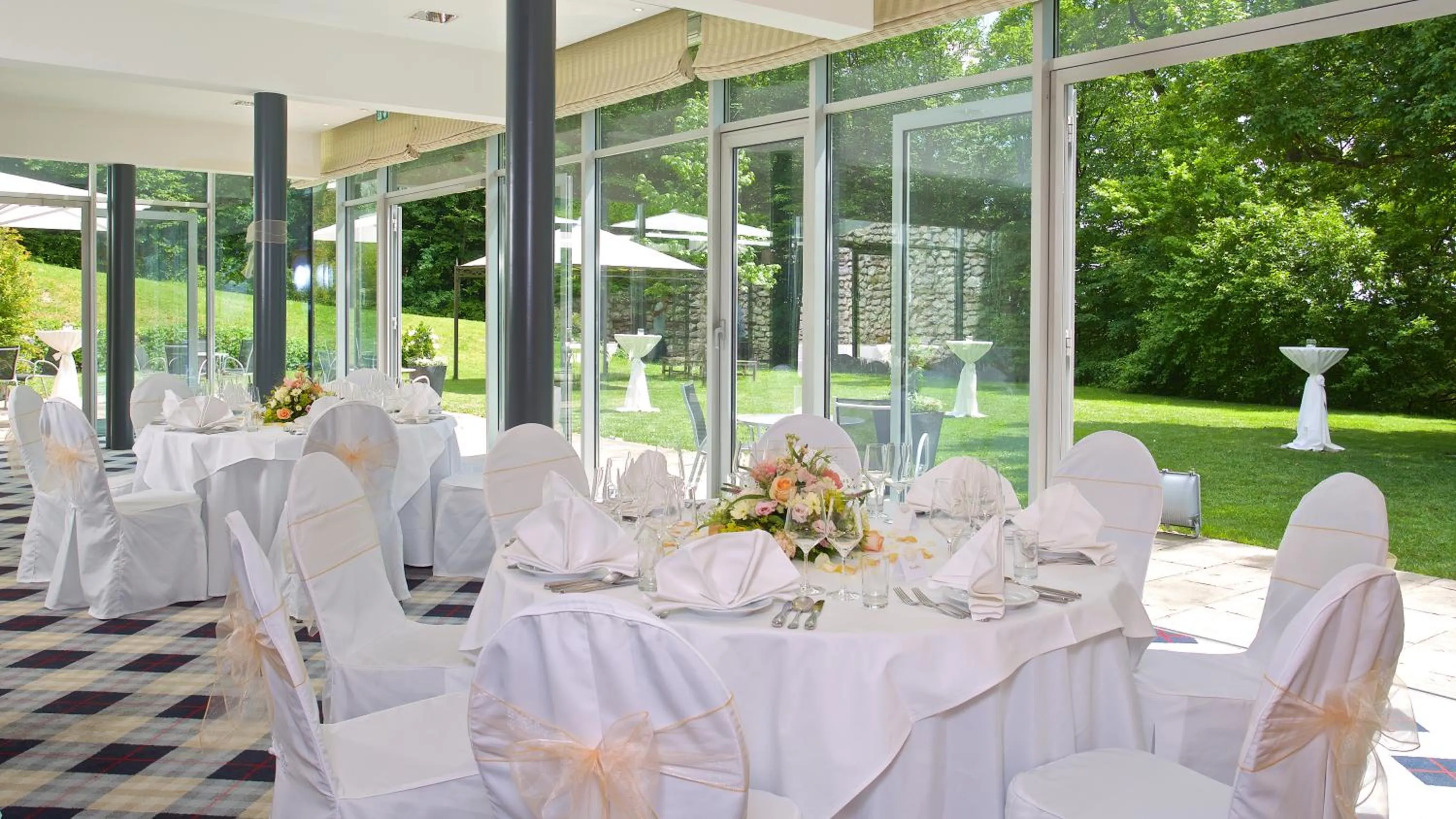 Restaurant/places to eat in Berghotel Tulbingerkogel