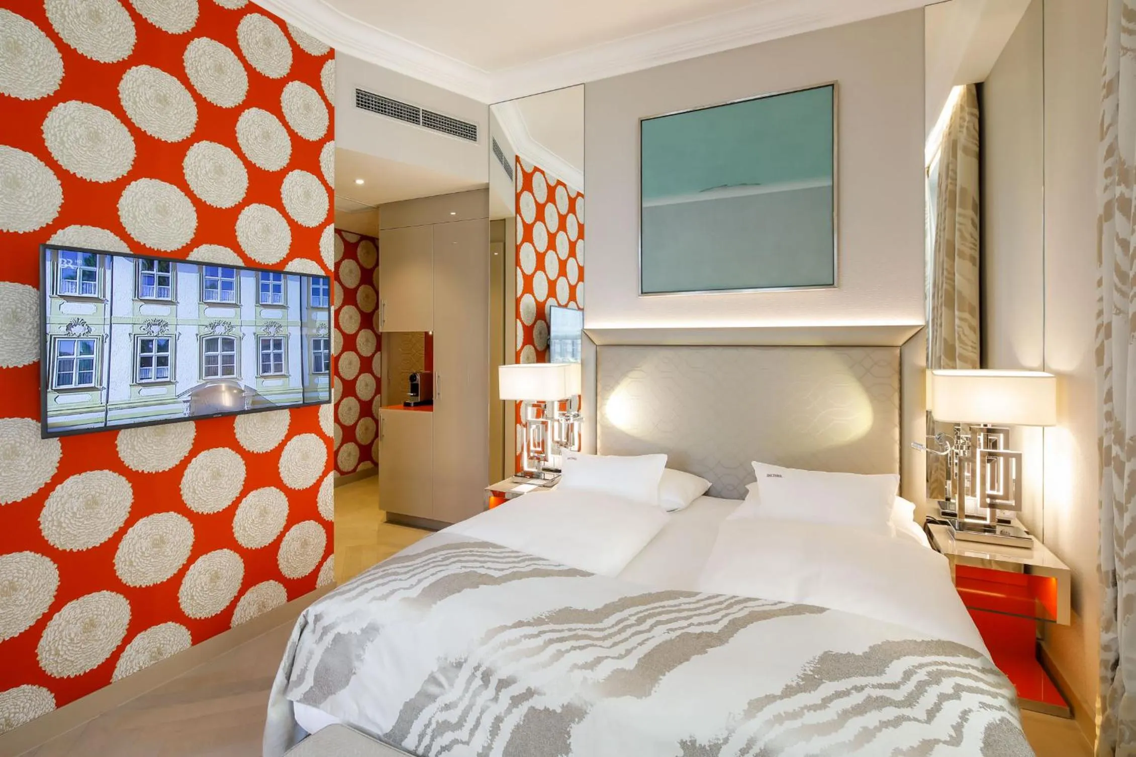 TV and multimedia, Bed in Boutiquehotel Das Tyrol