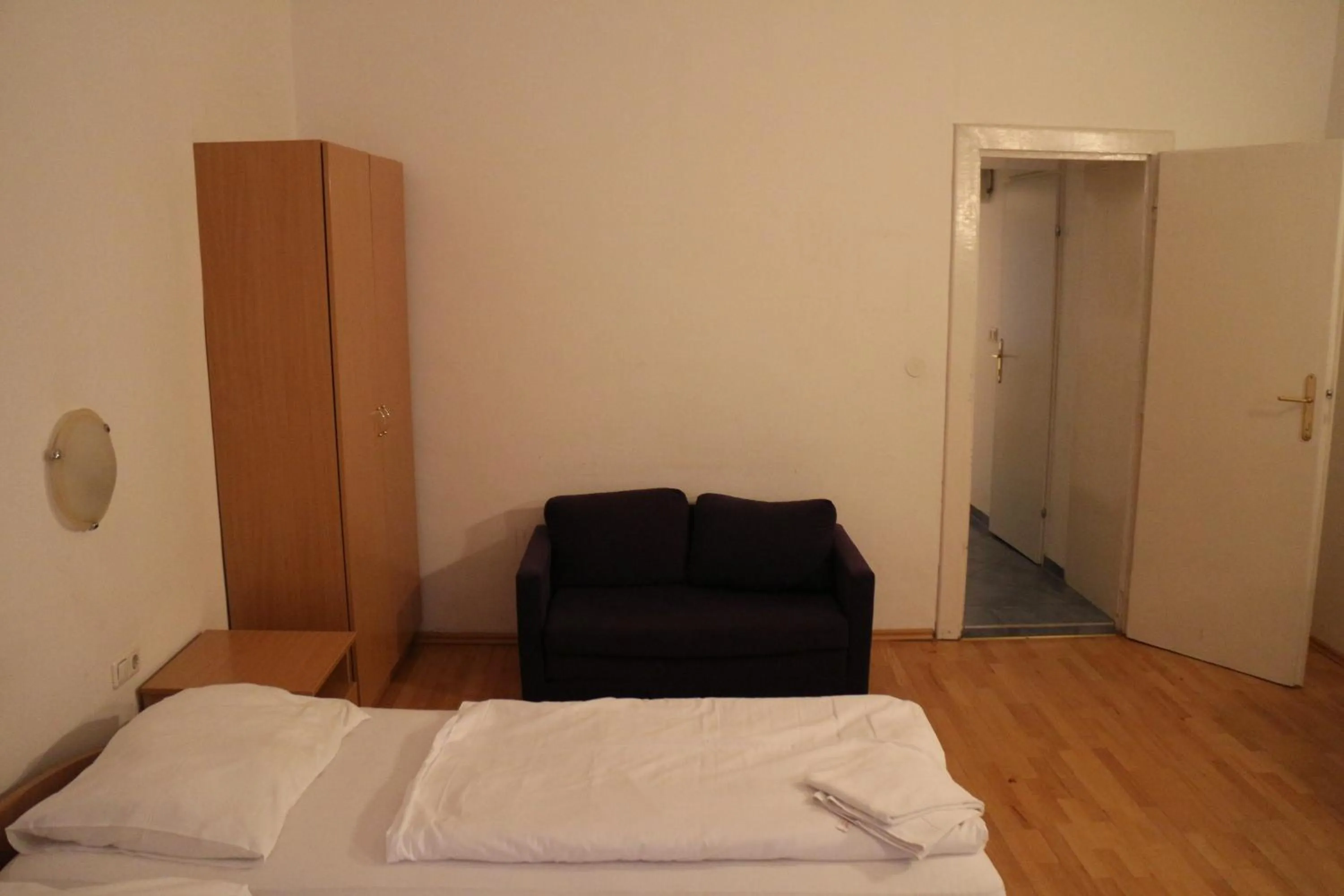 Bedroom, Bed in Suite Hotel 200m zum Prater