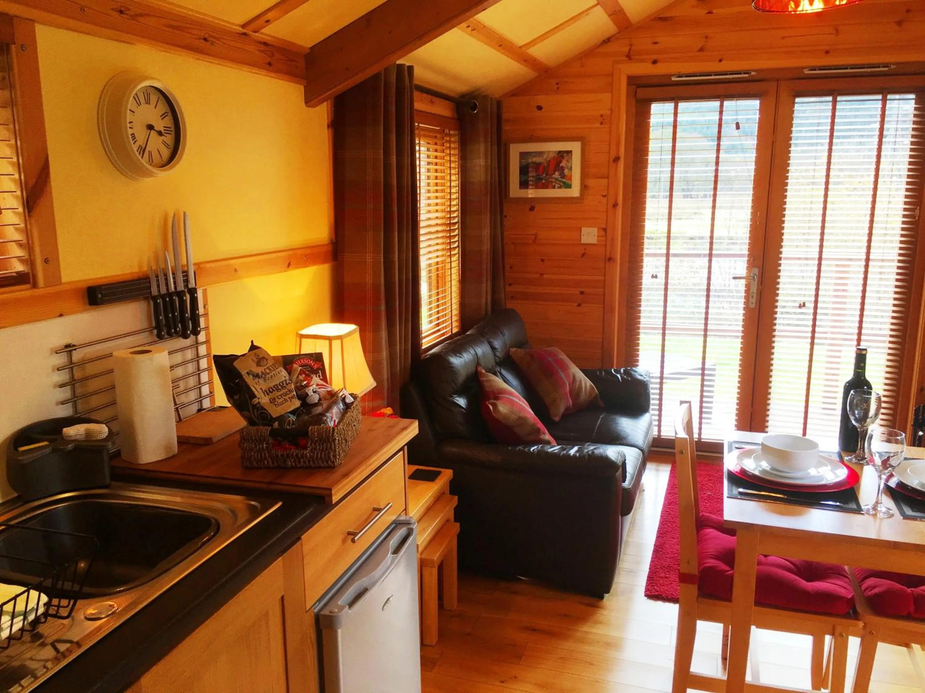 Living room in Rashfield Sheilings - Riverside Lodges, by Pucks Glen, Dunoon