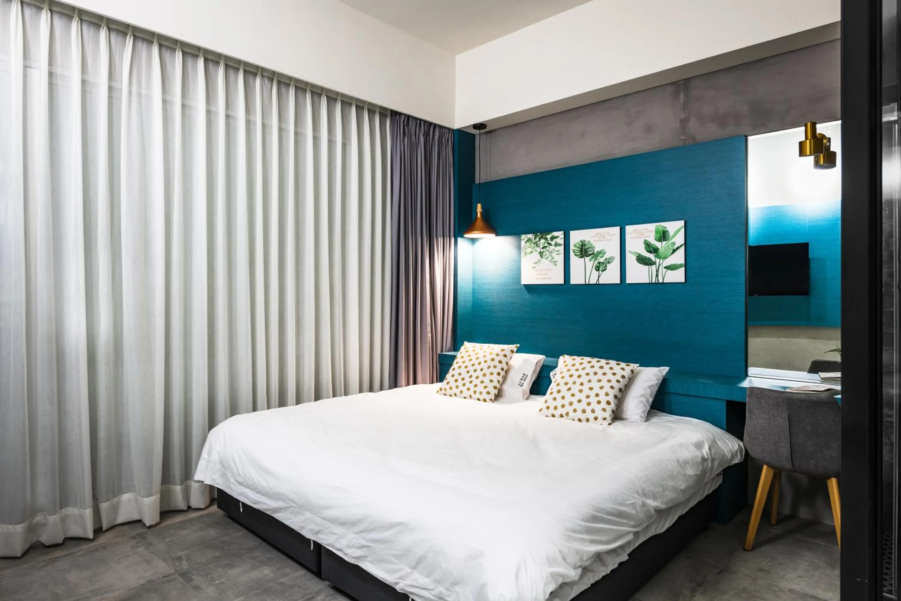 Standard Double Room with Balcony in Ren House大仁哥文旅