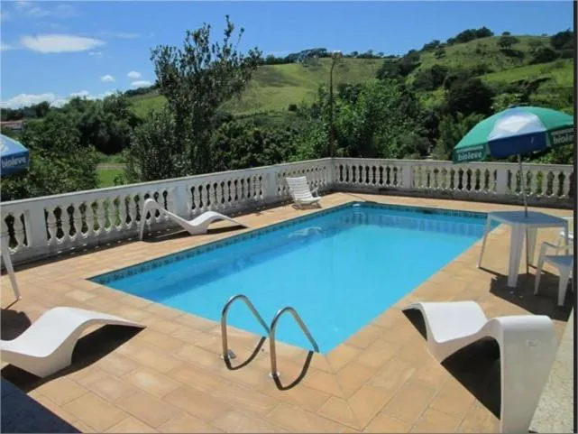Swimming pool in Hotel Lindoia Rural